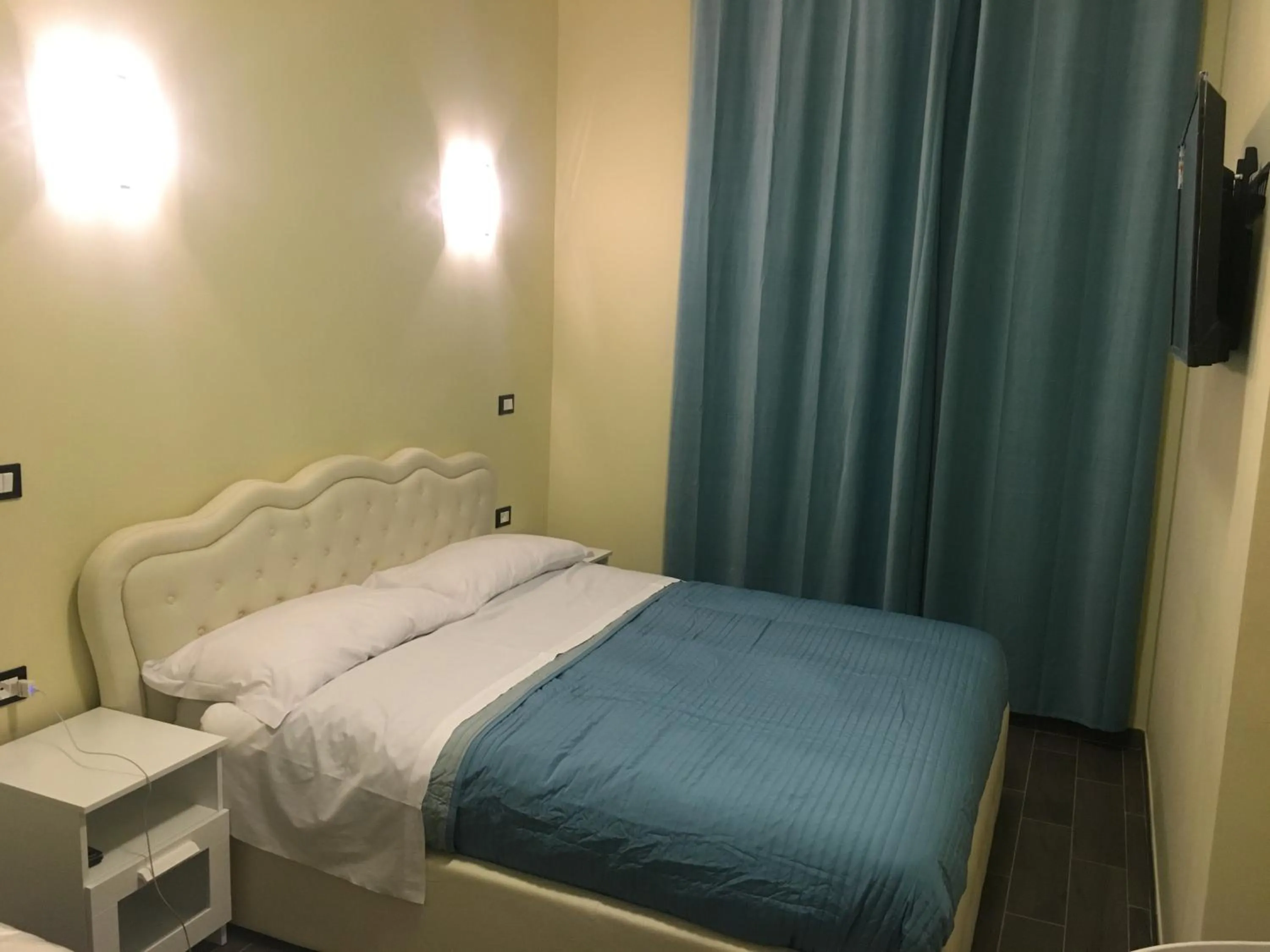 Bed in Favola Romana - Guest House