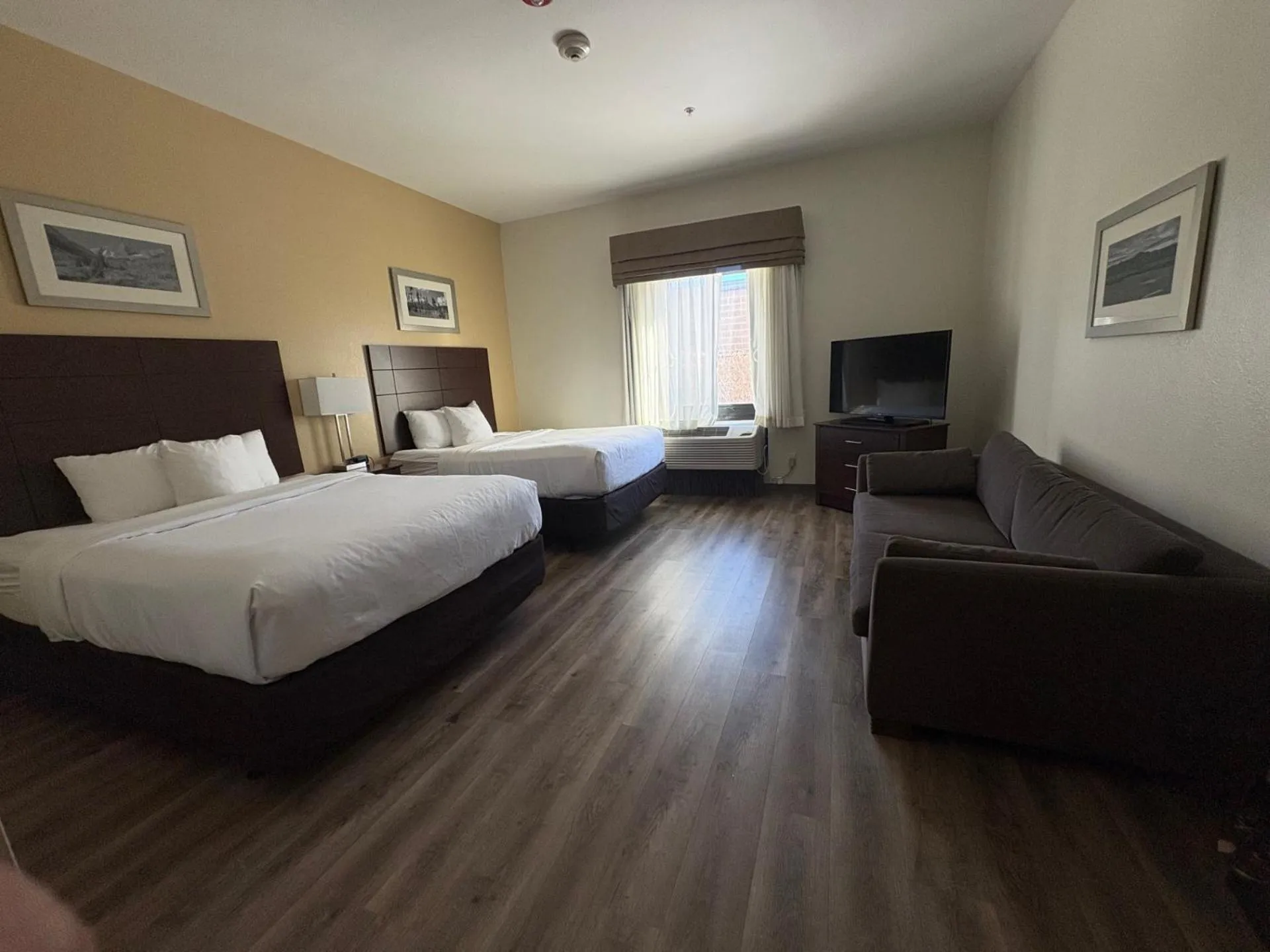 Photo of the whole room, Bed in MainStay Suites Near Denver Downtown