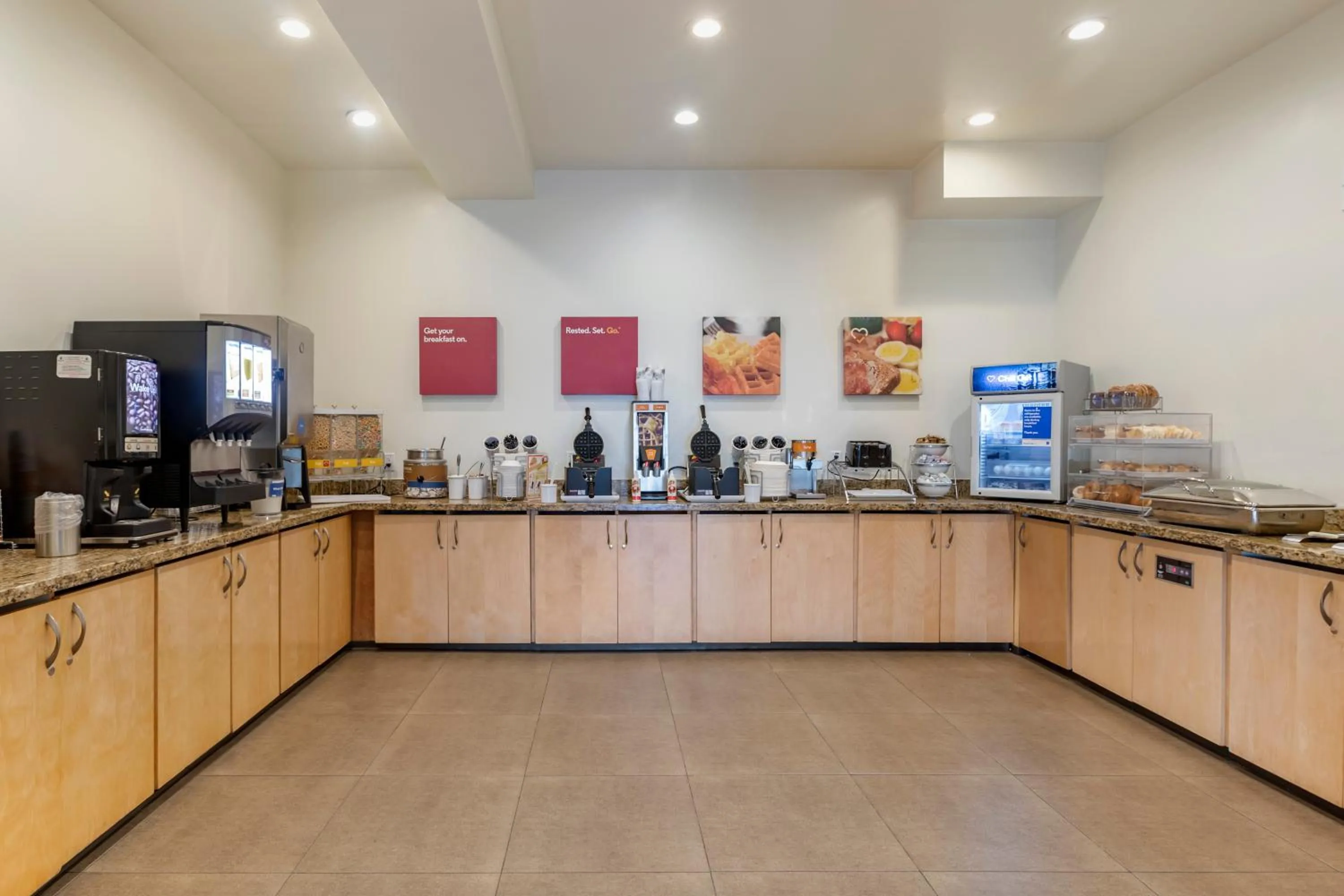 Food and drinks in MainStay Suites Near Denver Downtown