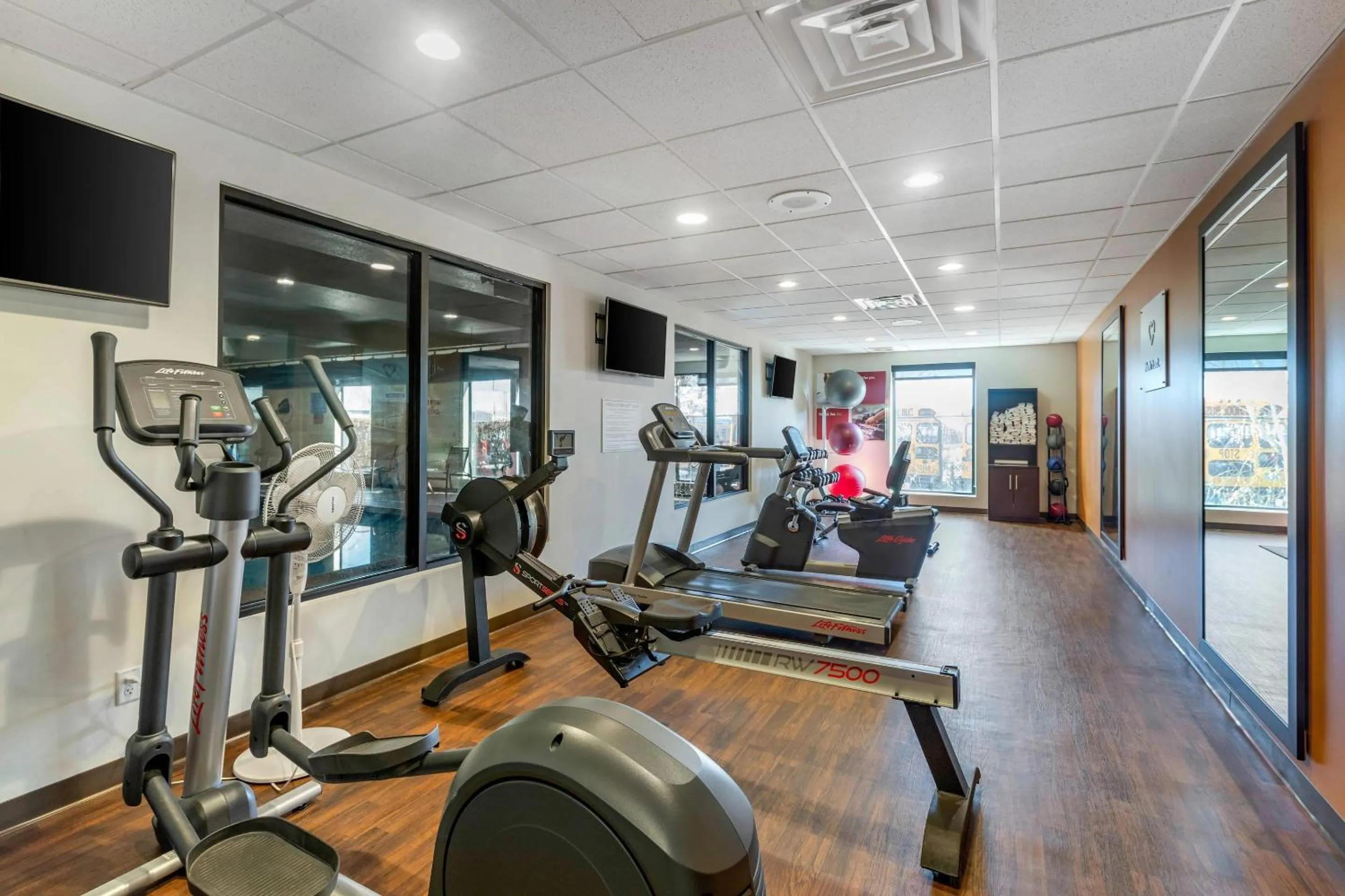 Fitness centre/facilities in MainStay Suites Near Denver Downtown