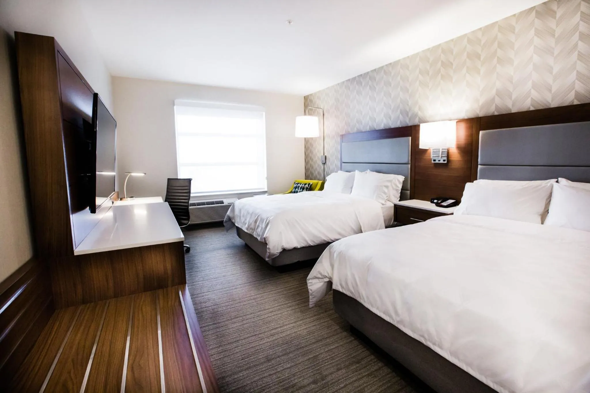 Photo of the whole room, Bed in Holiday Inn Hotel & Suites Calgary South - Conference Ctr by IHG