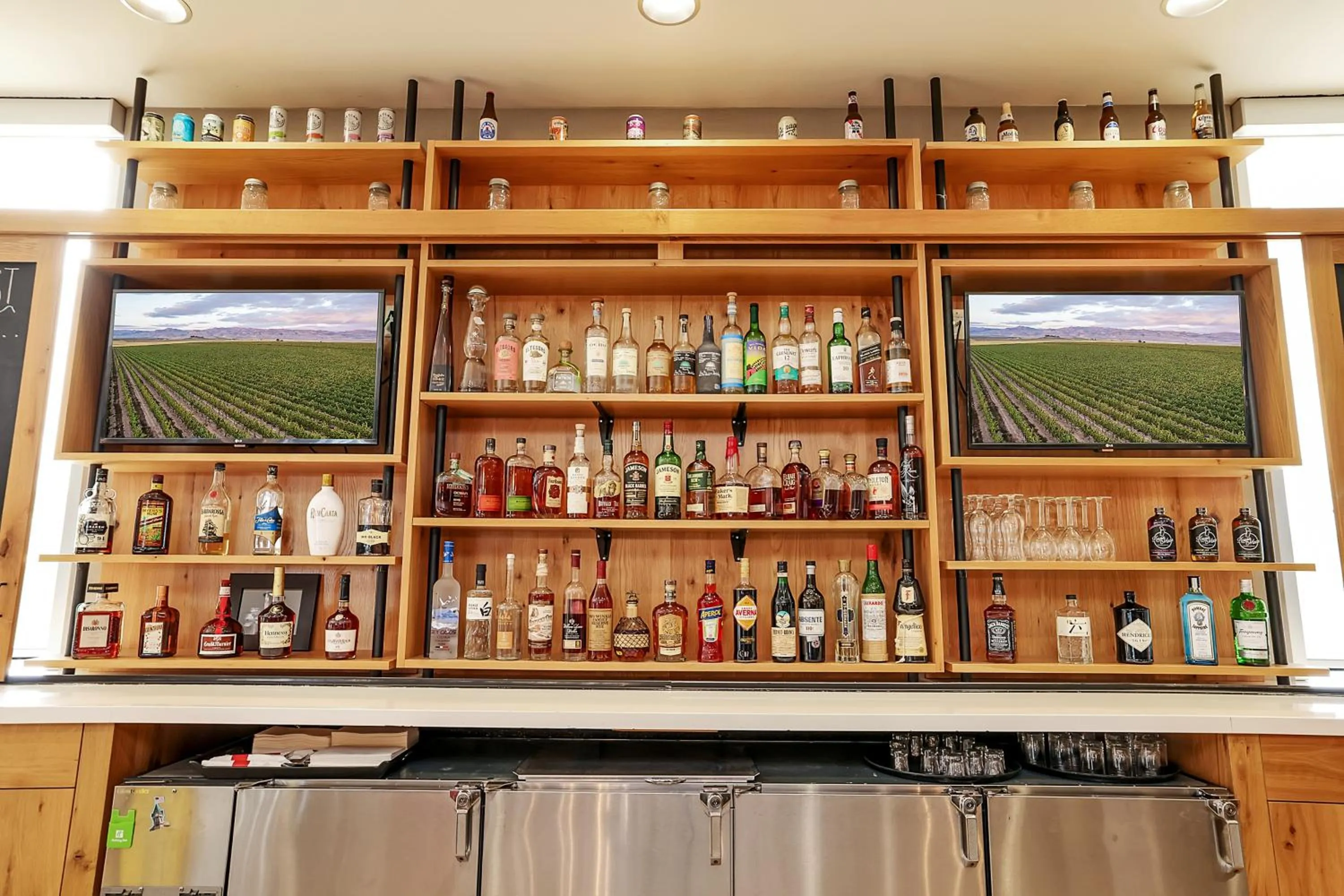 Lounge or bar in Holiday Inn - Nampa by IHG