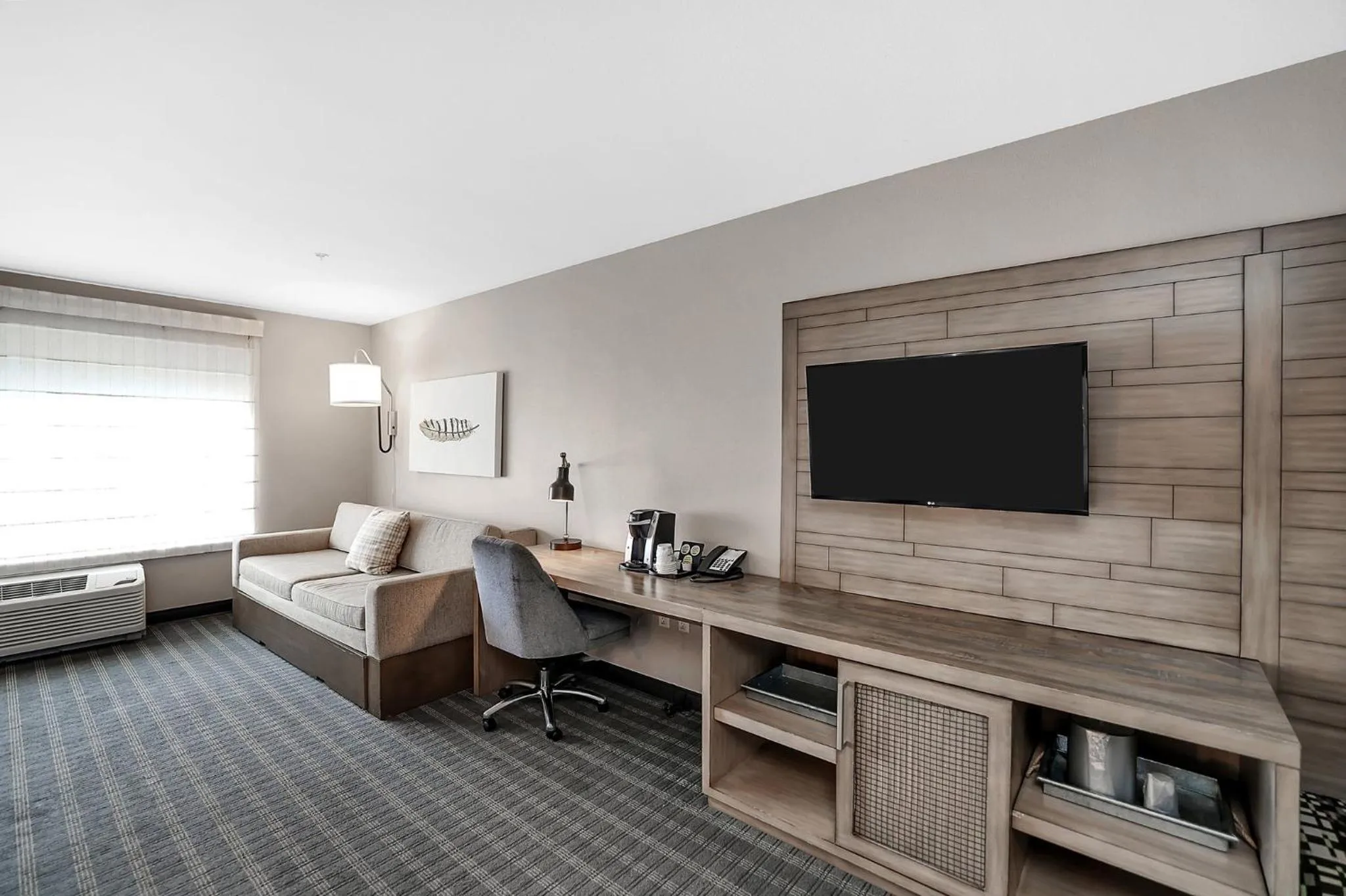 Photo of the whole room, Bed in Holiday Inn - Nampa by IHG