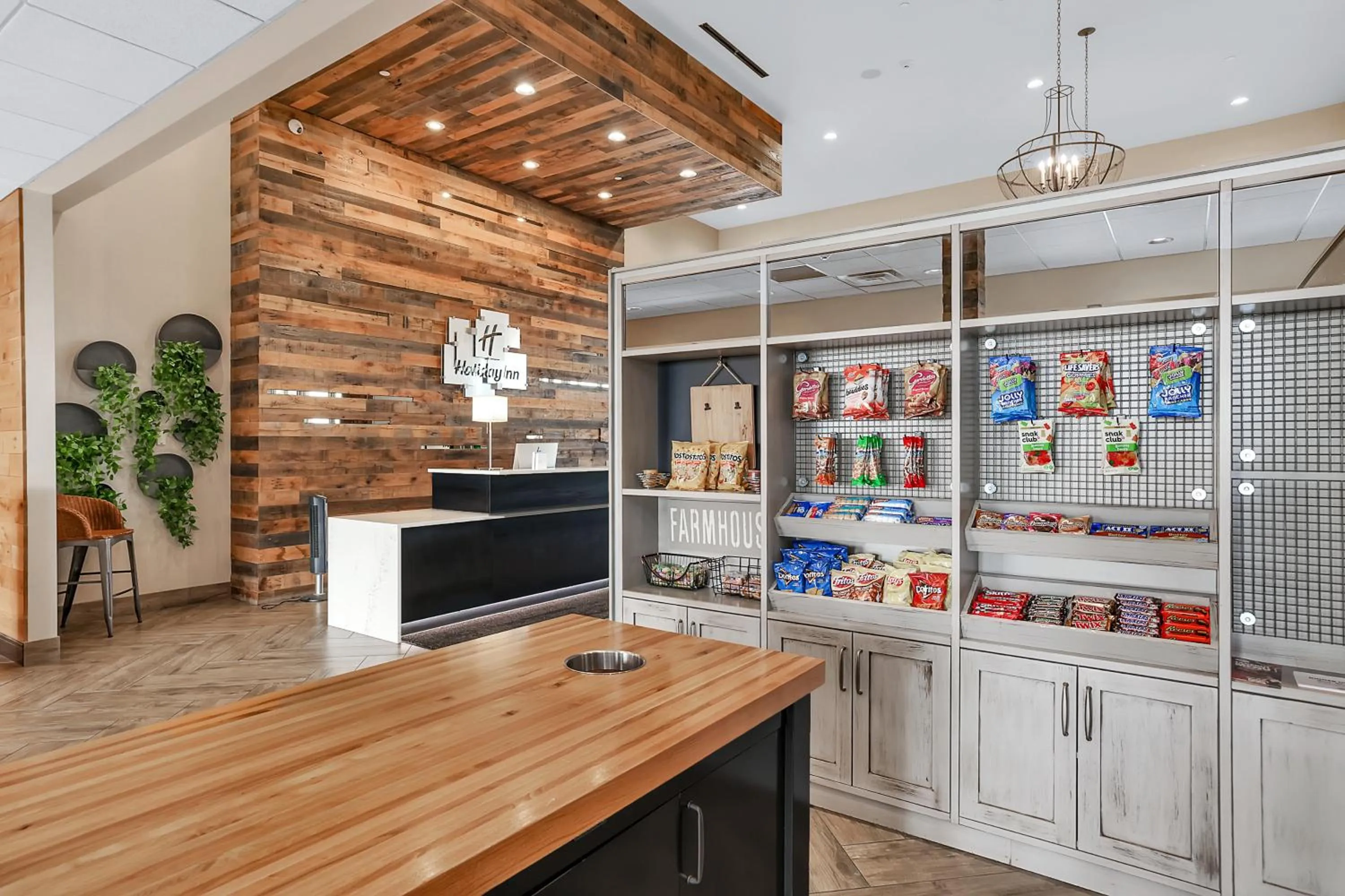 On-site shops in Holiday Inn - Nampa by IHG