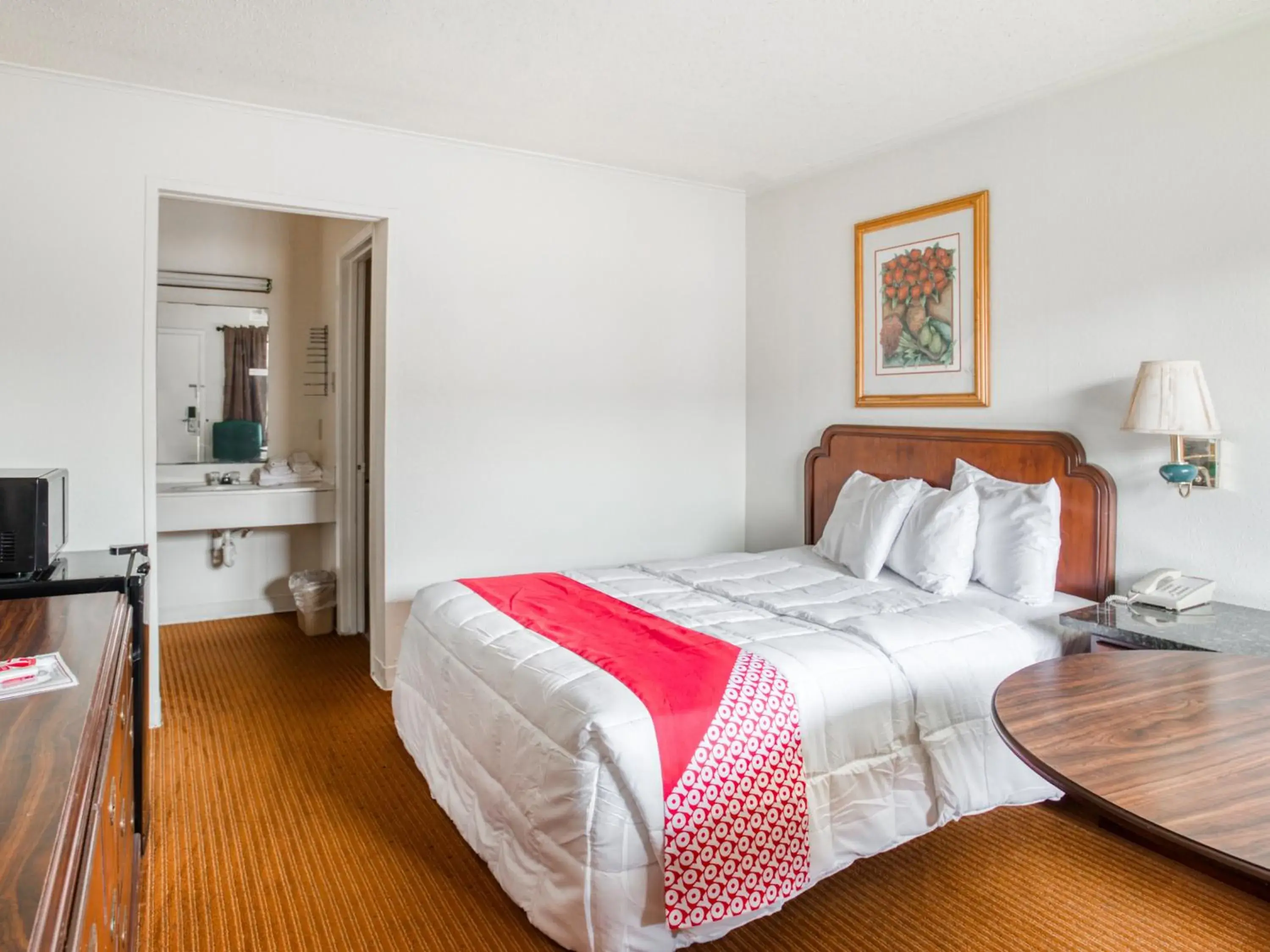 Queen Room in OYO Hotel San Antonio East Queen Room in OYO Hotel San Antonio East