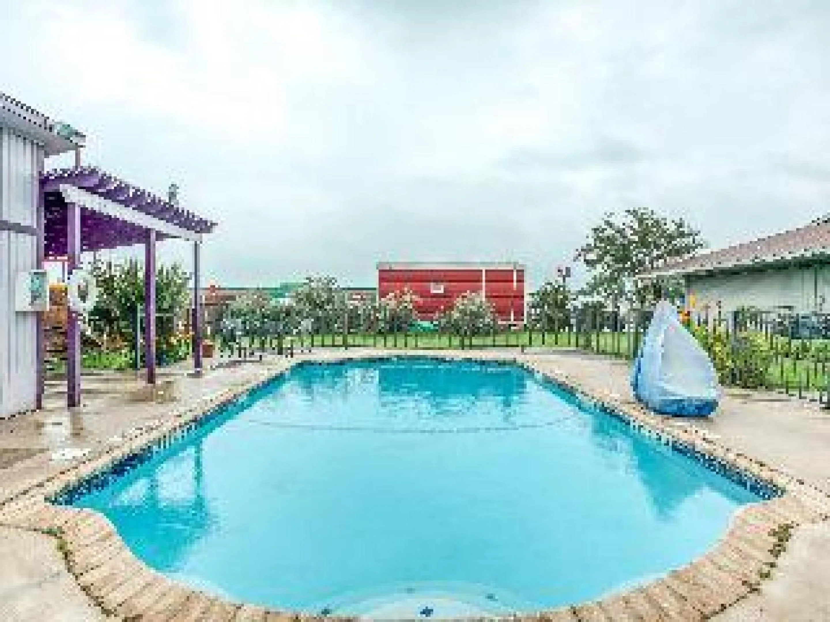 Swimming Pool in OYO Hotel San Antonio East