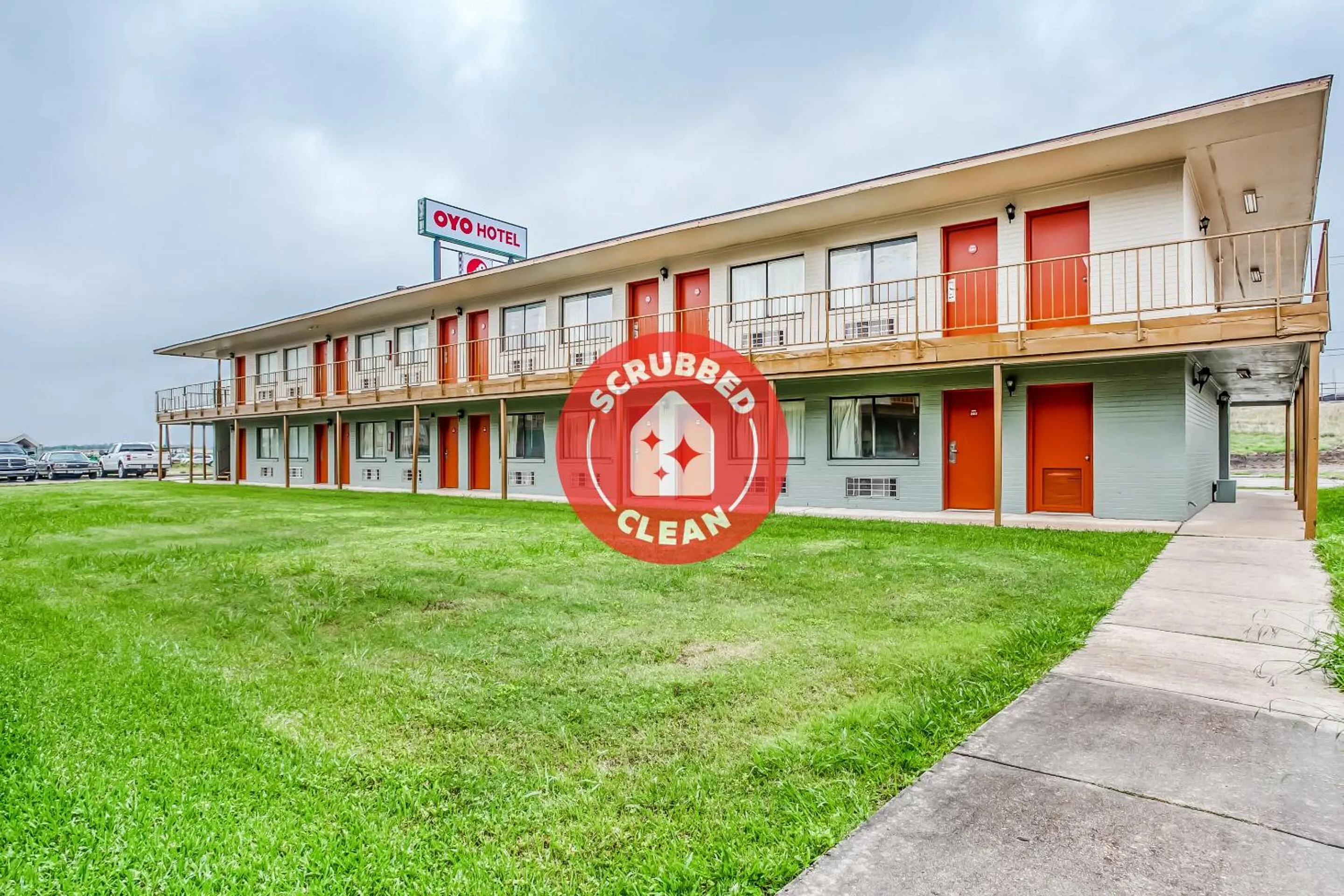 Facade/entrance, Property Building in OYO Hotel San Antonio East