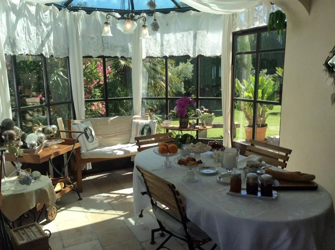 Food and drinks in Chambre d'hôte Anais