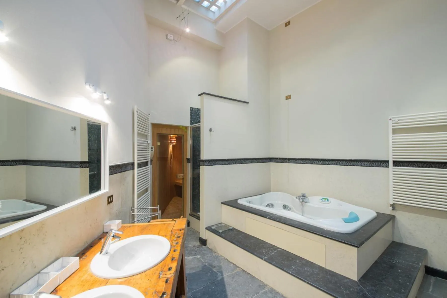 Loft in Navigli District with Jacuzzi & Sauna - Papiniano