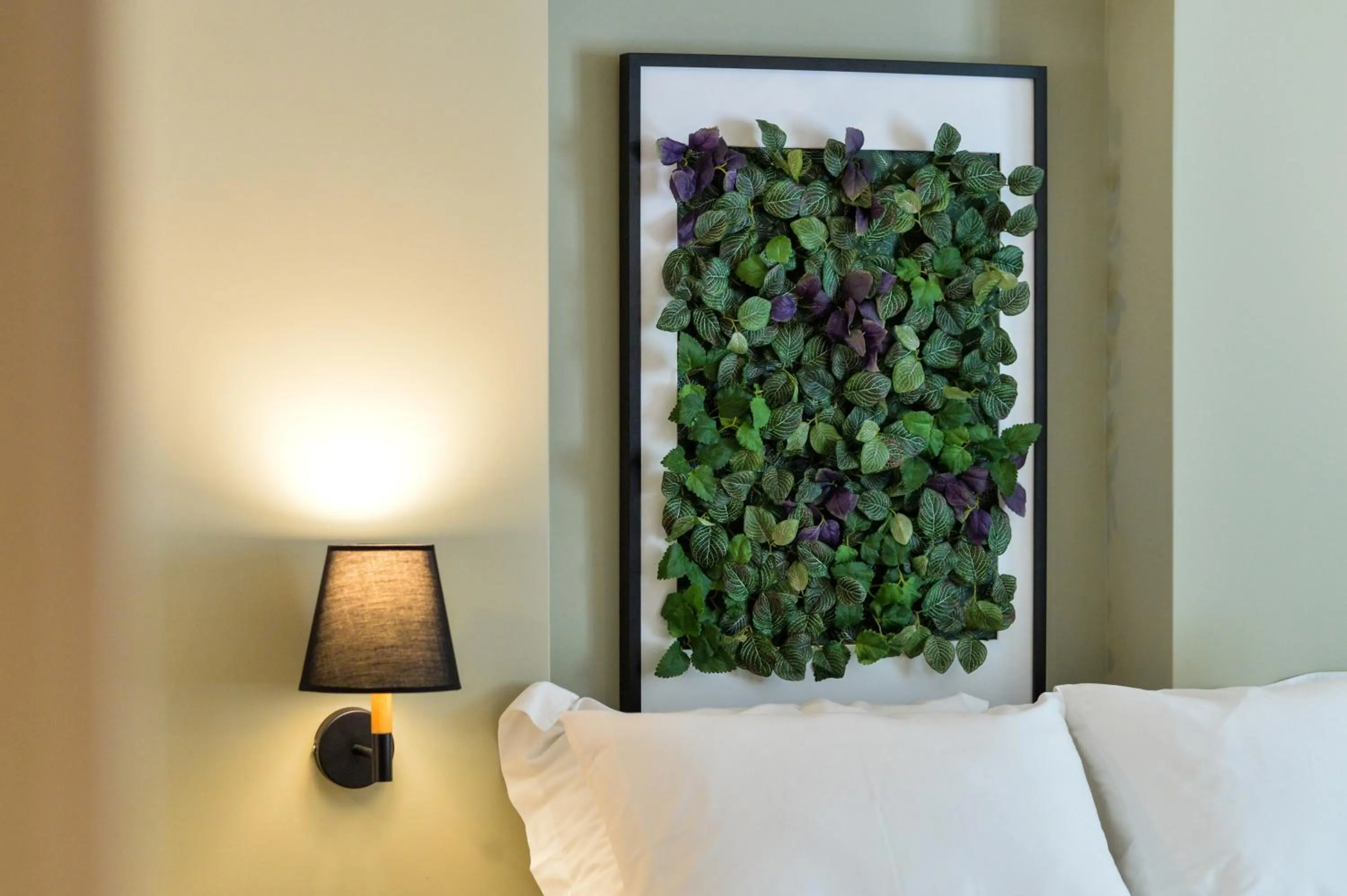 Decorative detail, Bed in City Cottage - Kalamata Villas