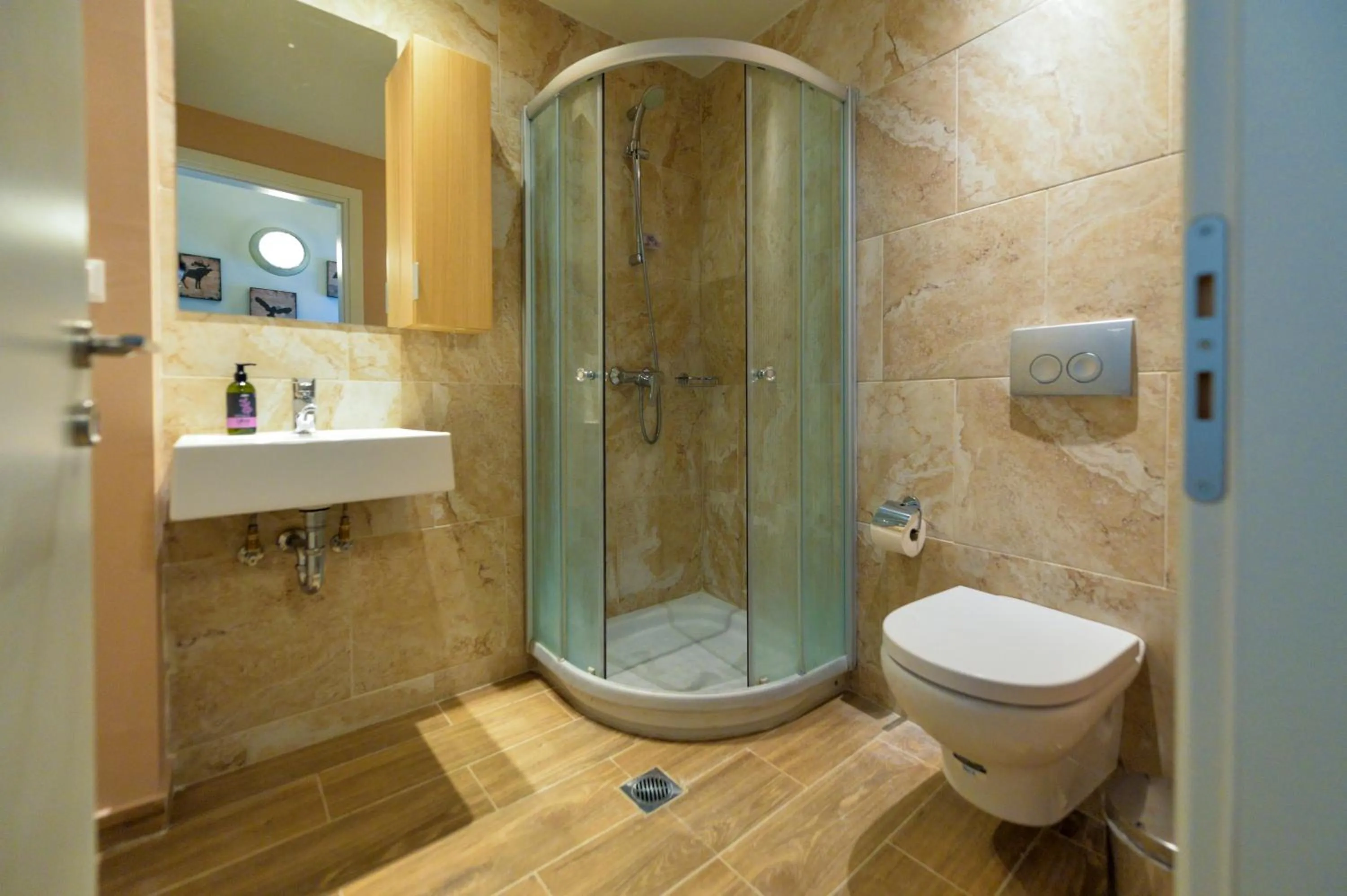 Shower in City Cottage - Kalamata Villas