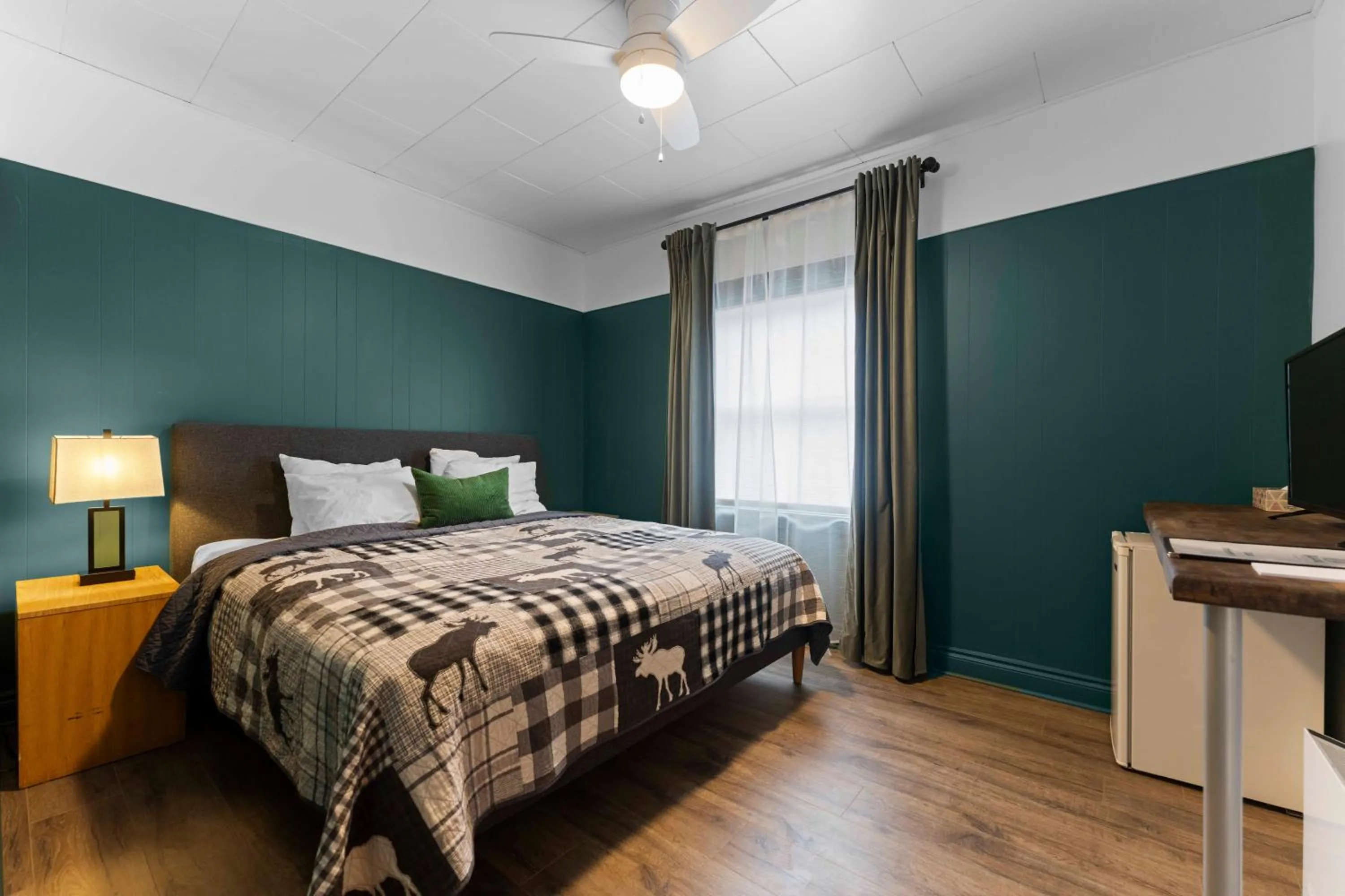 Bedroom, Bed in Balmoral Hotel