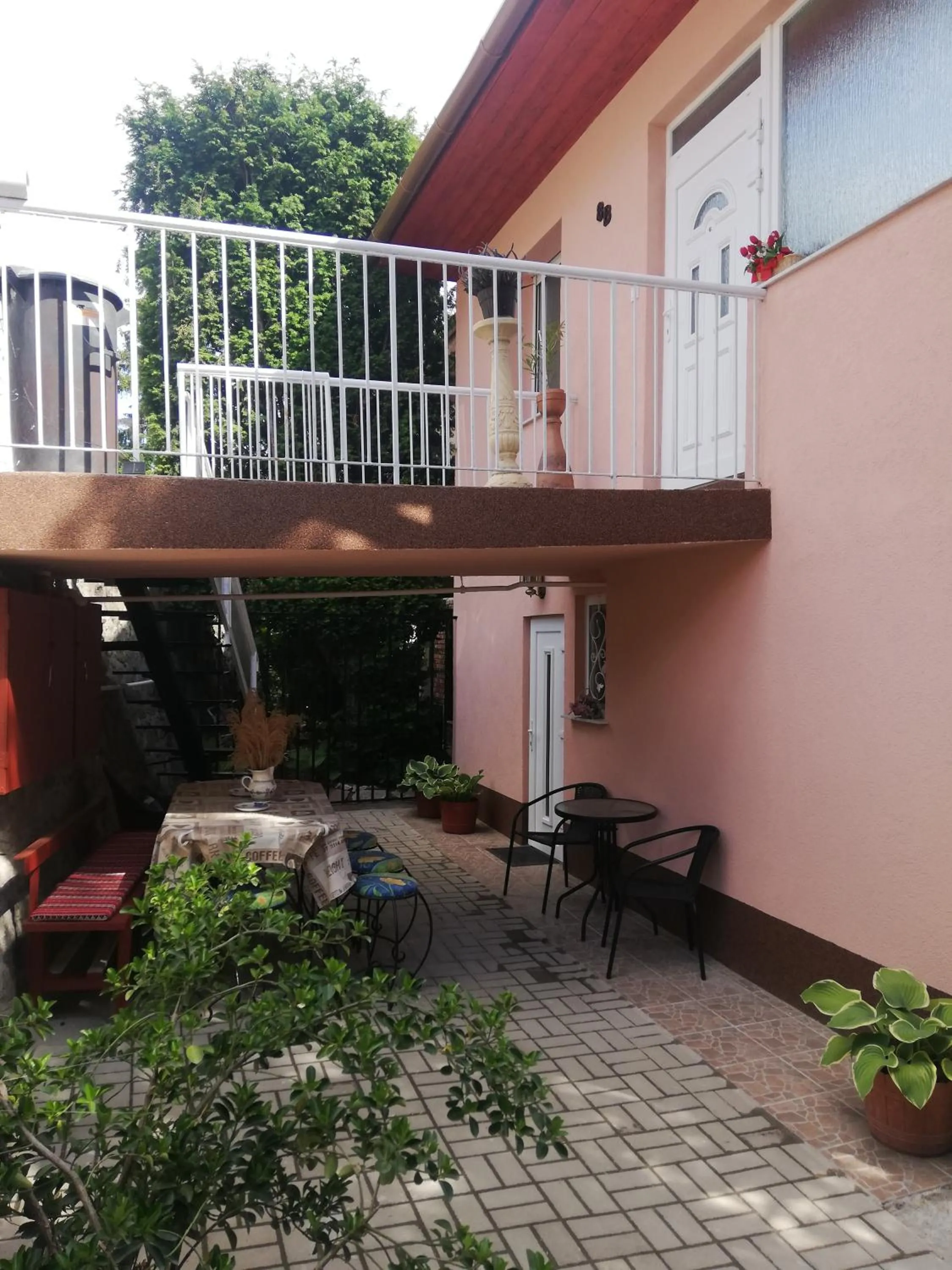 Facade/entrance in Royal Court Apartman - HU registered IntStud Apartman
