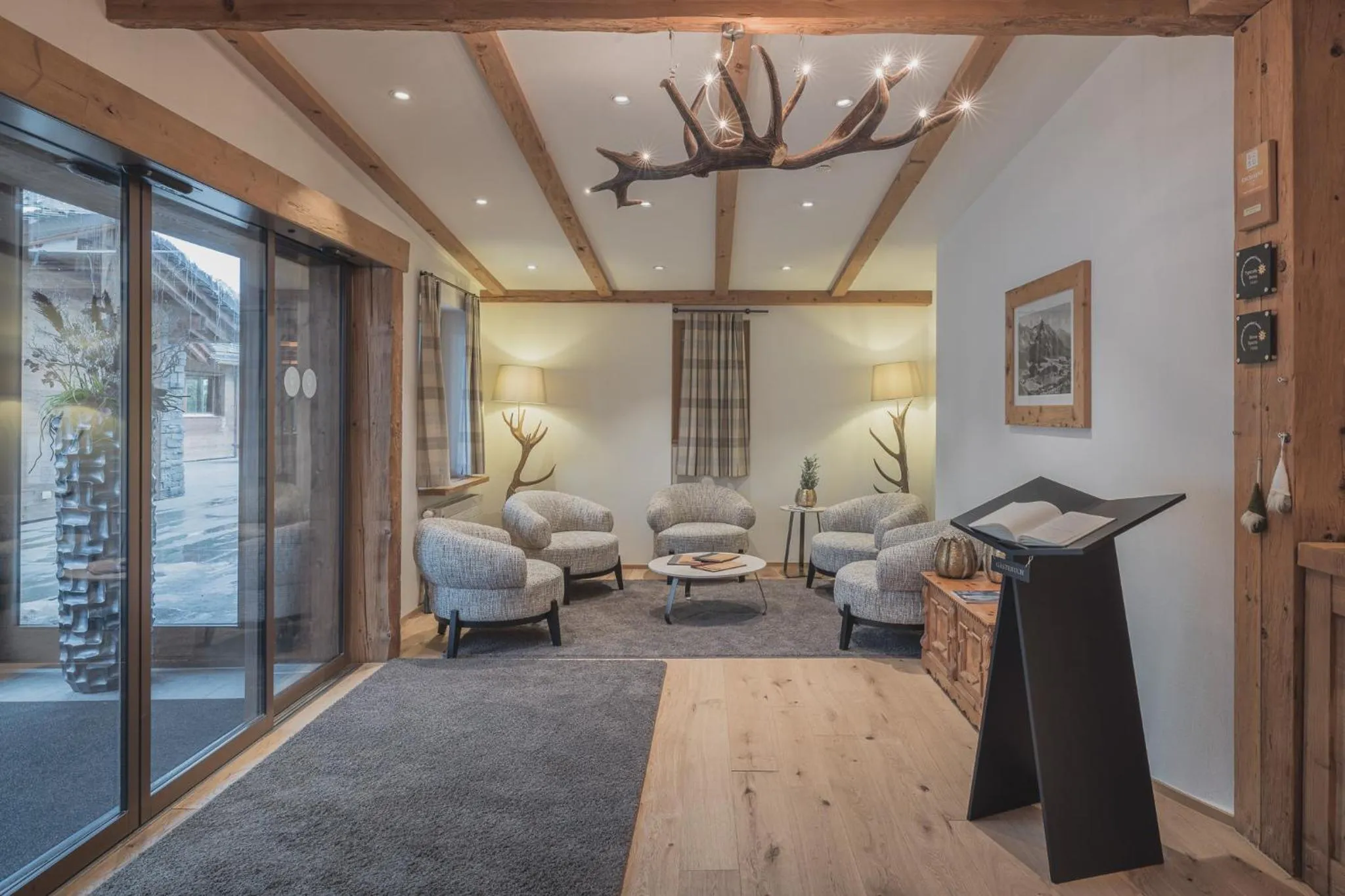 Lobby or reception in Hotel Sarain Active Mountain Resort