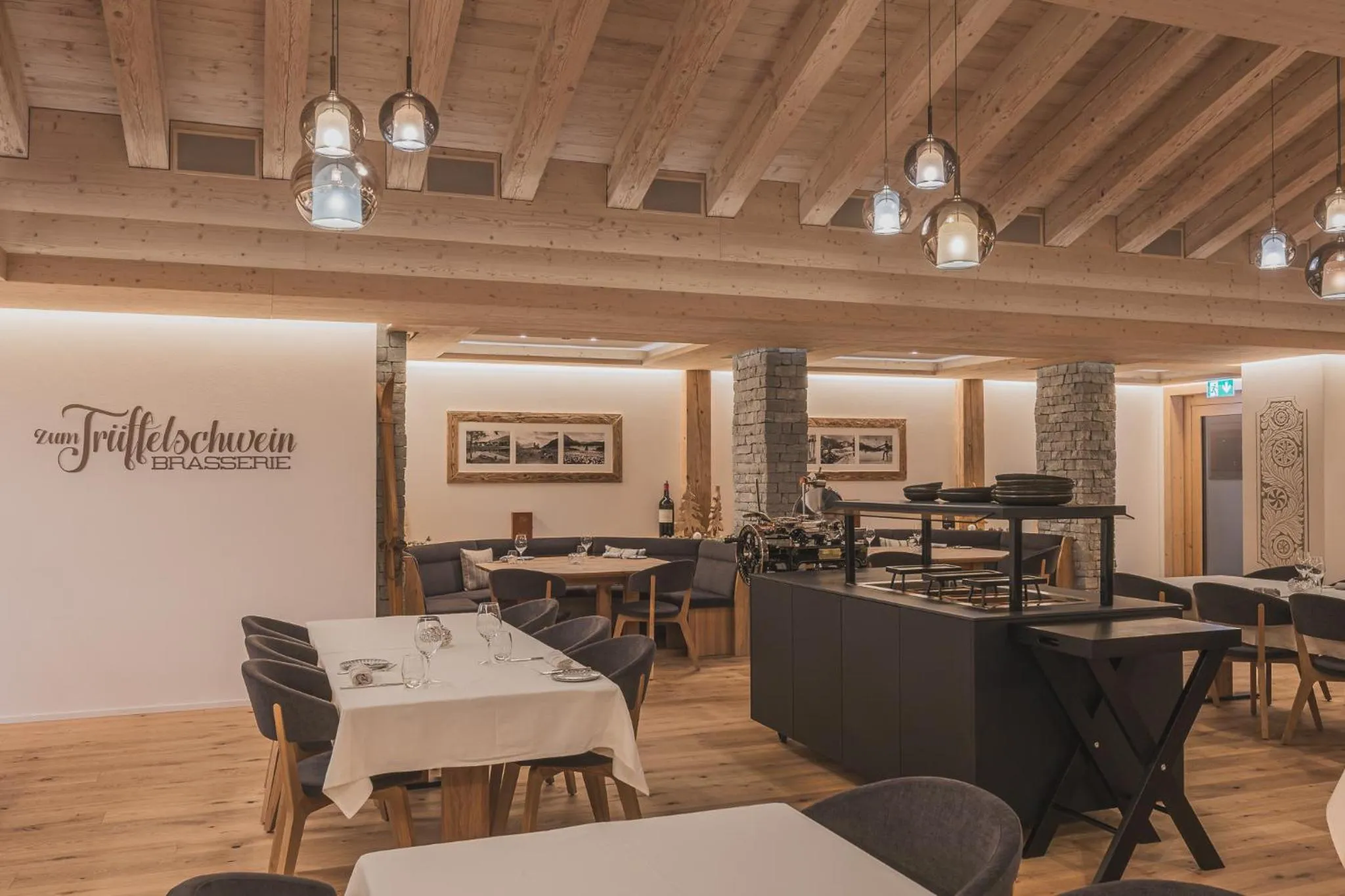 Restaurant/places to eat in Hotel Sarain Active Mountain Resort