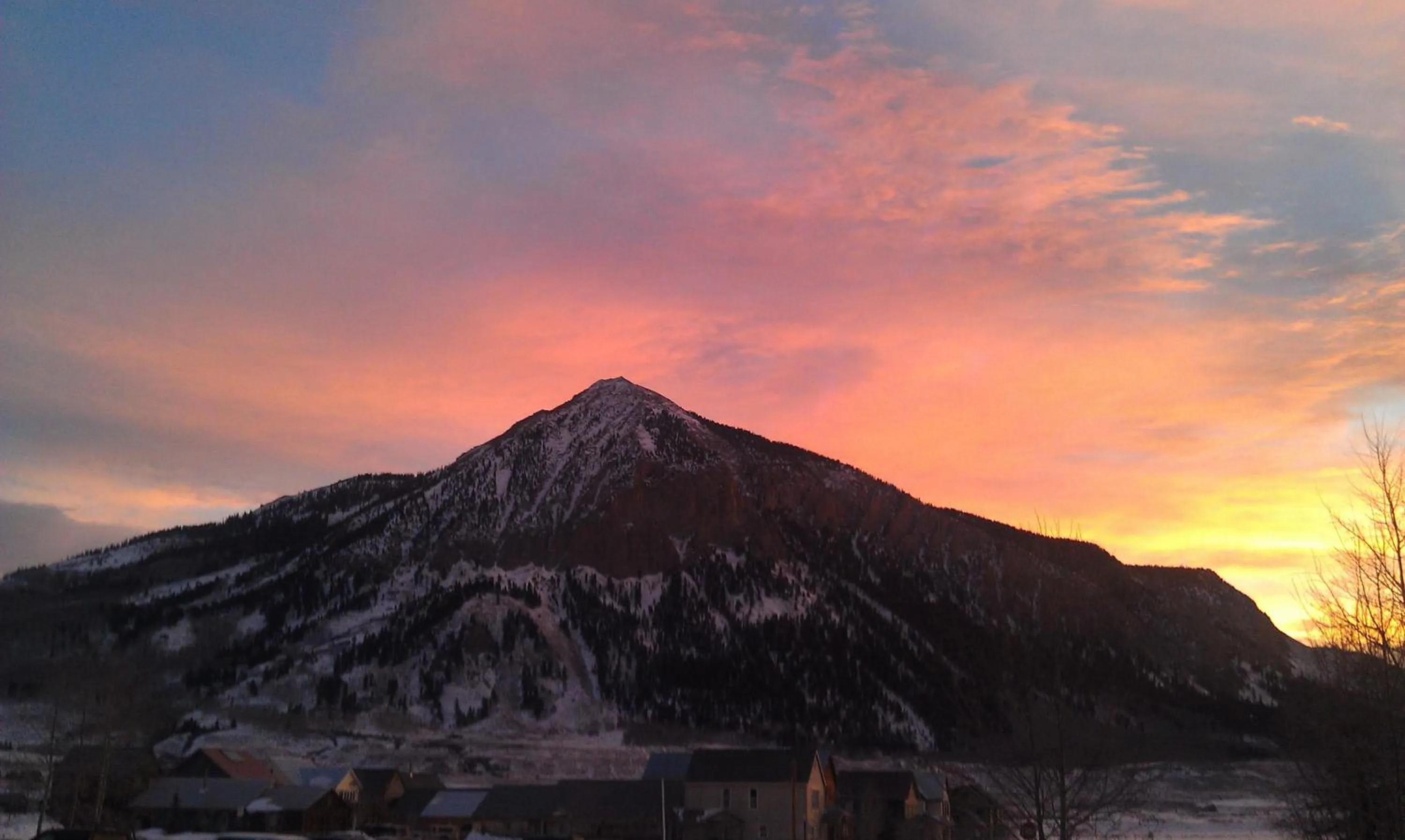 Mountain view in Purple Mountain Bed & Breakfast & Spa