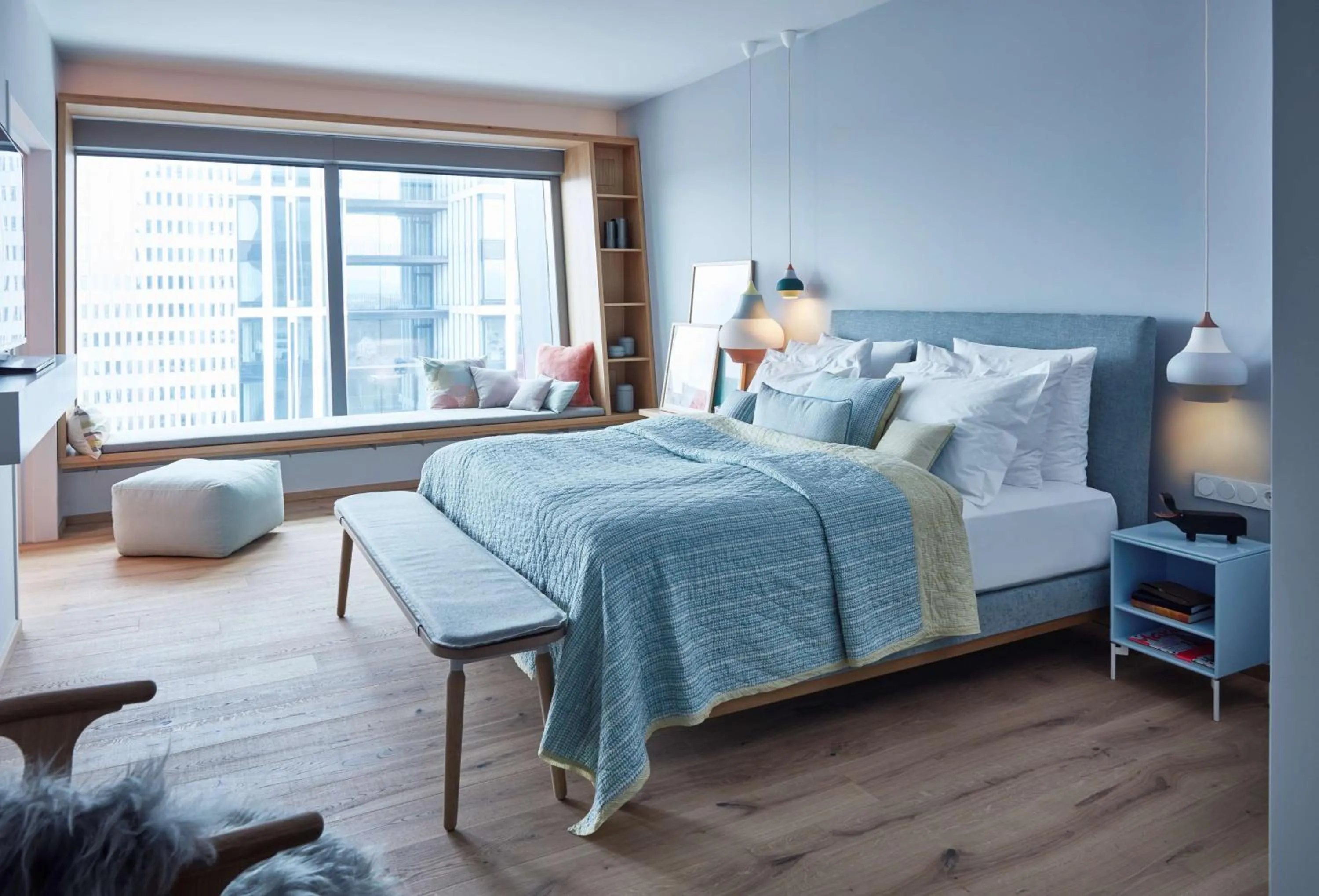 Photo of the whole room, Bed in Radisson Blu Hotel Frankfurt