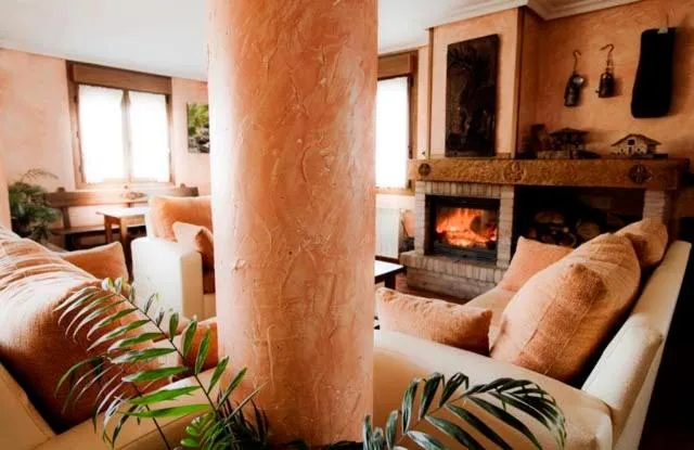 Living room in Hotel & Spa Villa de Mestas