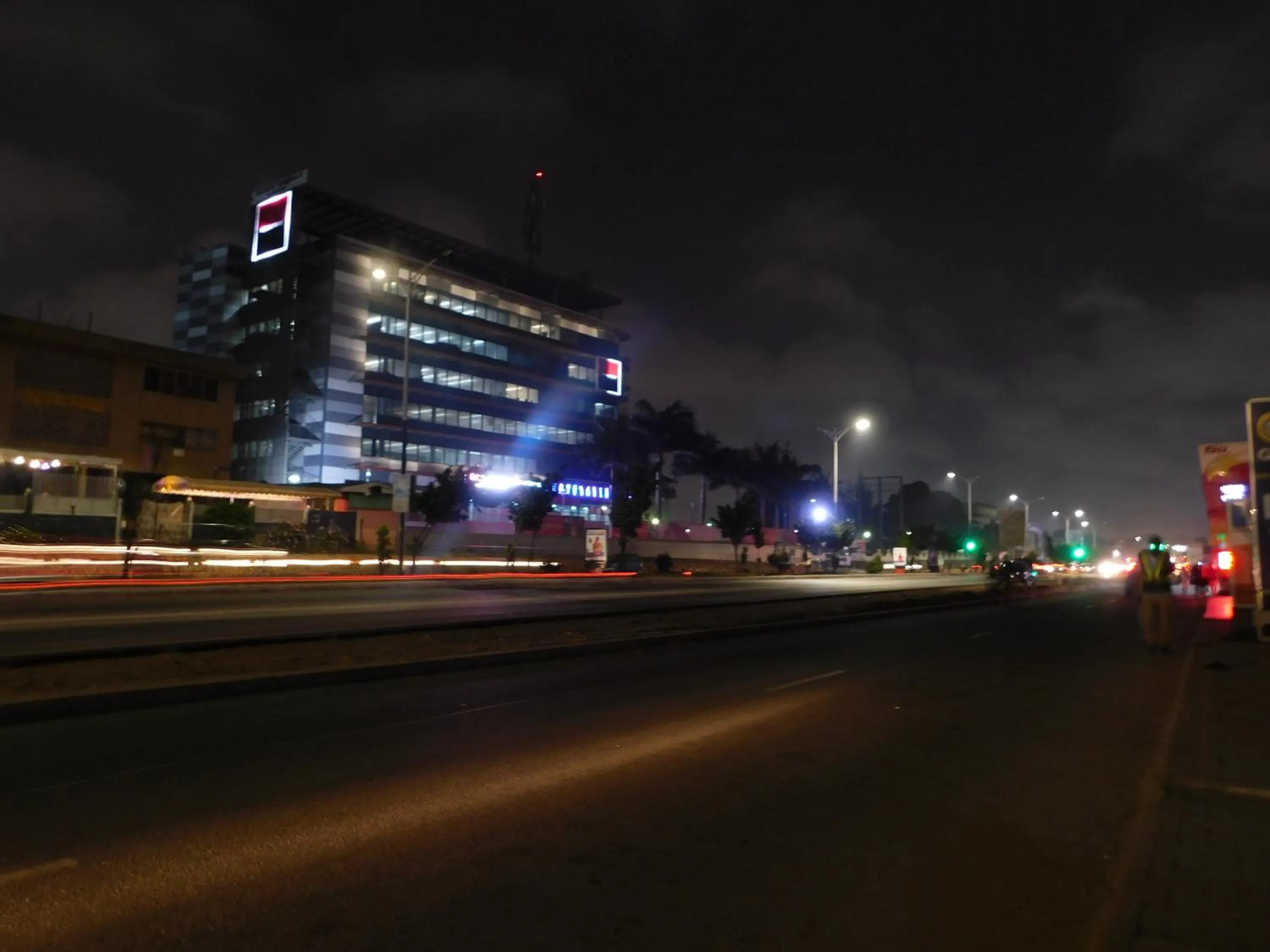 Night in Jesiwa B's Little Palace