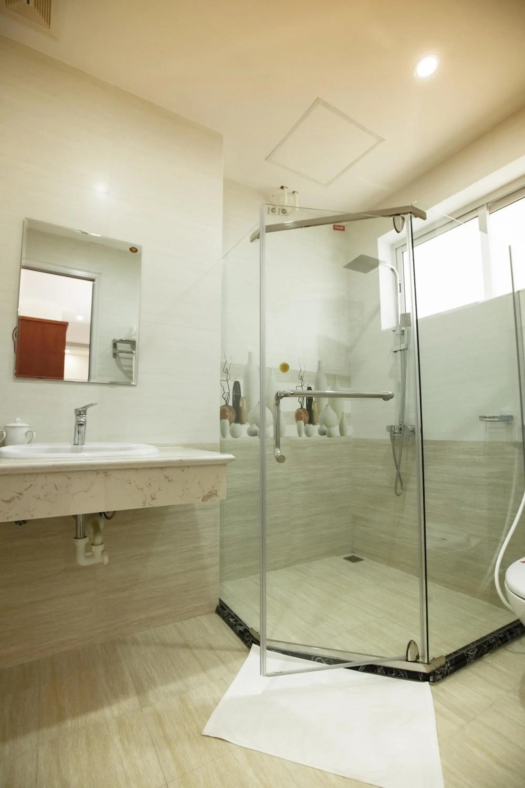 Bathroom in HalongSeoul Hotel