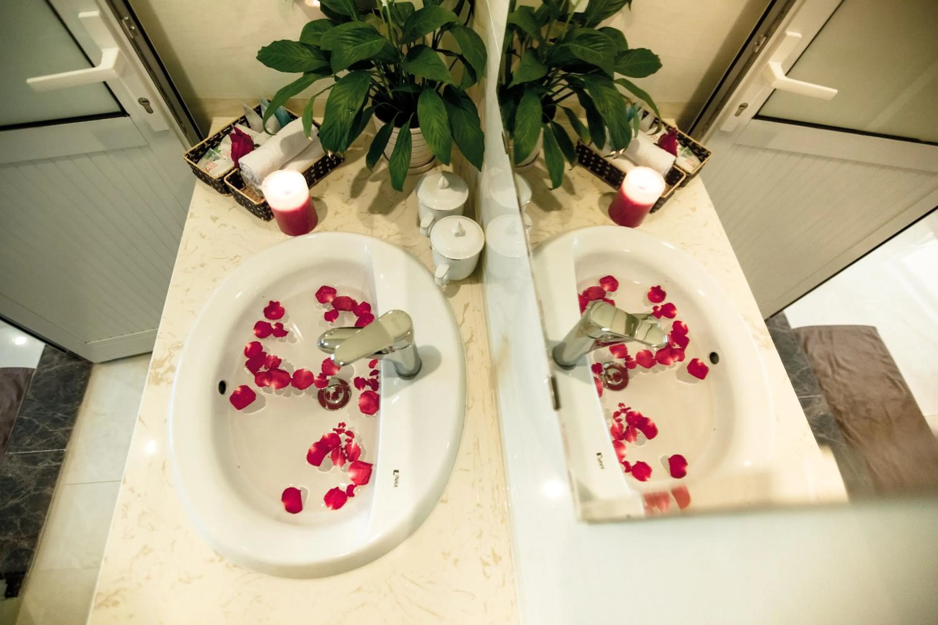 Bathroom in HalongSeoul Hotel