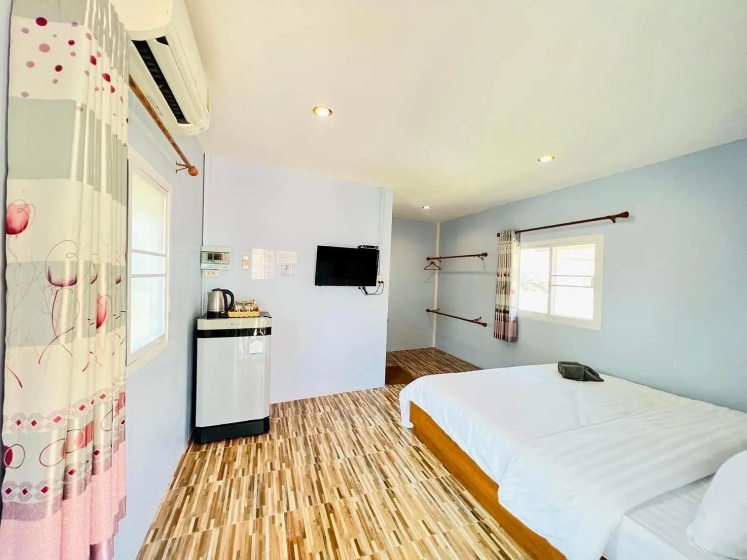 Bed in Sai Klong Song Lae Resort Pakpra Phatthalung