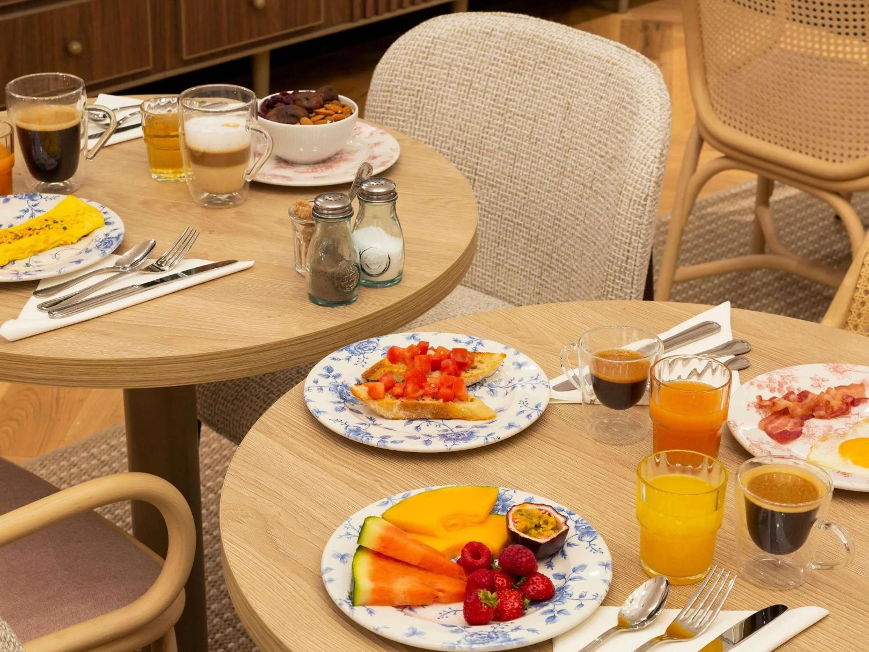 Property building in Hotel Les Capitouls Toulouse Centre - Handwritten Collection