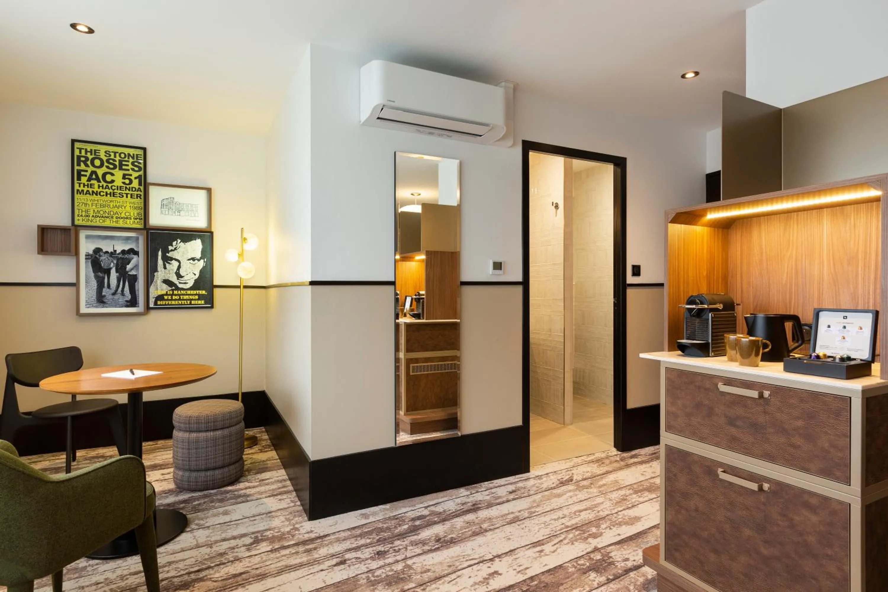 Photo of the whole room in Hotel Les Capitouls Toulouse Centre - Handwritten Collection