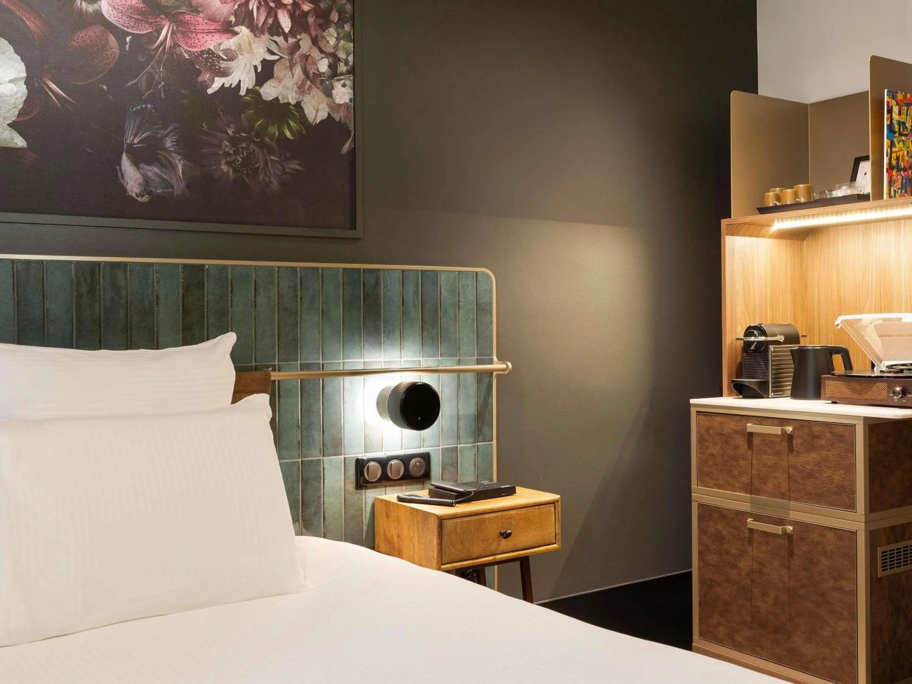 Bedroom, Bed in Hotel Les Capitouls Toulouse Centre - Handwritten Collection