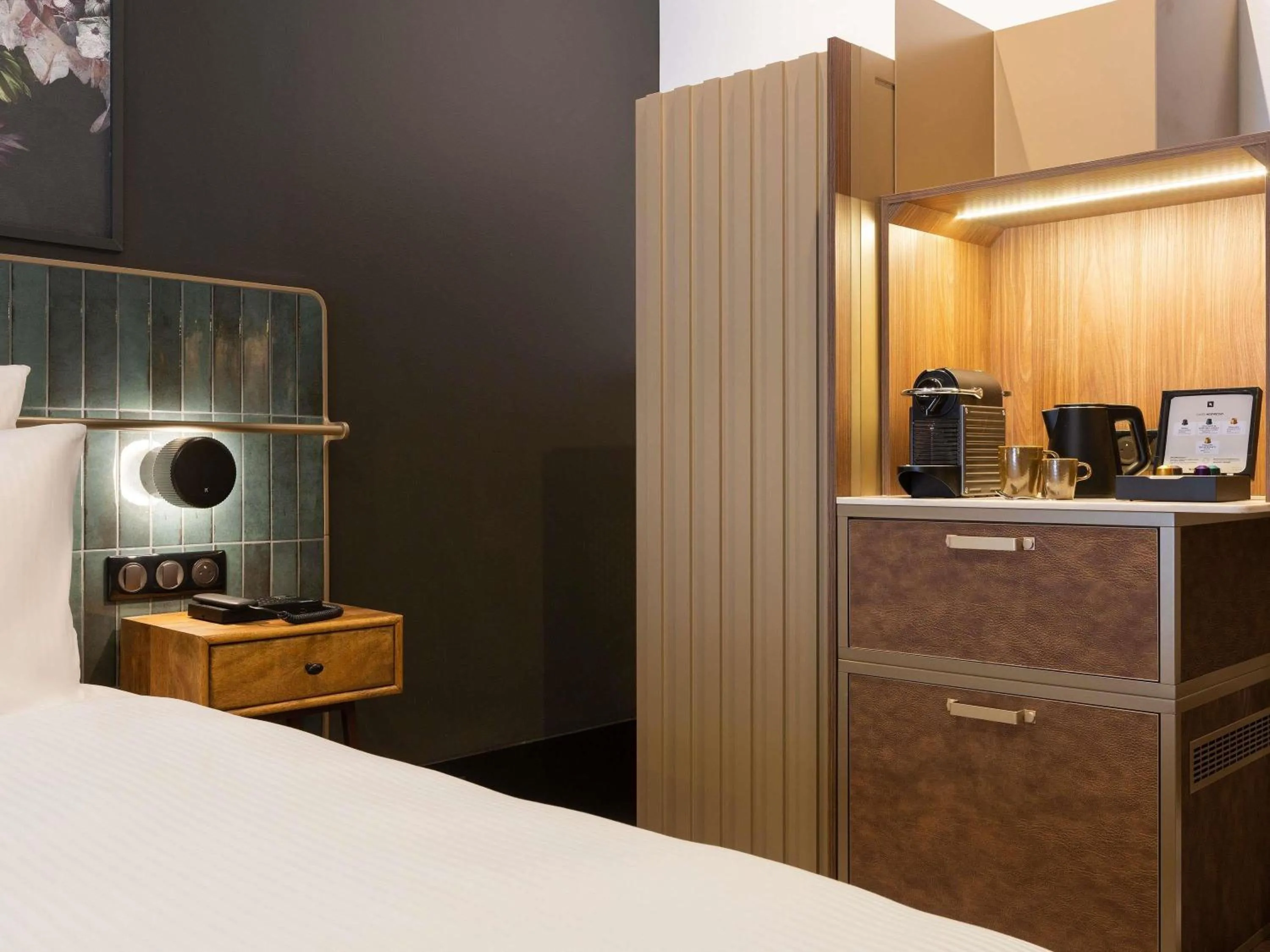 Bedroom, Bed in Hotel Les Capitouls Toulouse Centre - Handwritten Collection