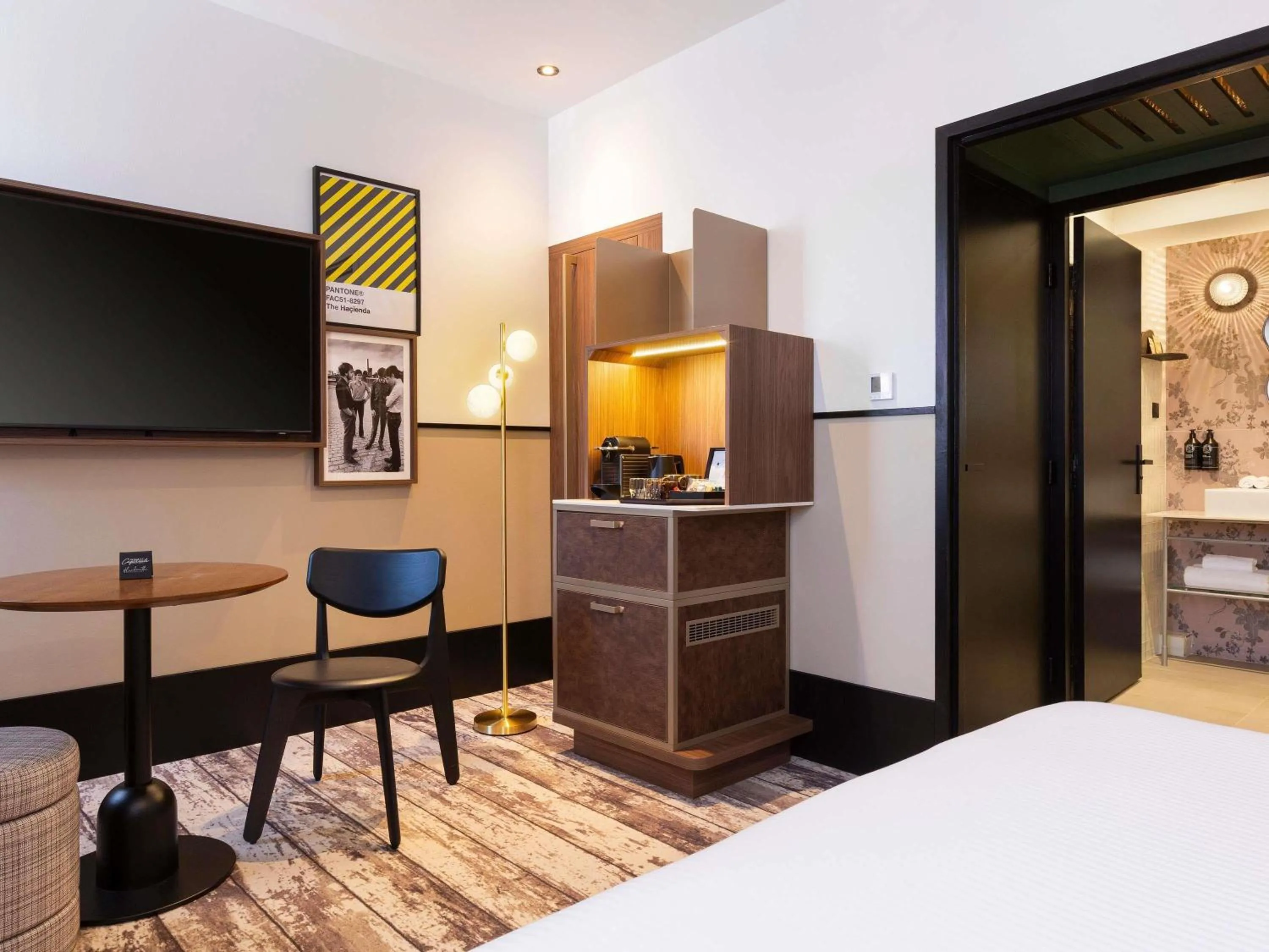 Bedroom, Bed in Hotel Les Capitouls Toulouse Centre - Handwritten Collection