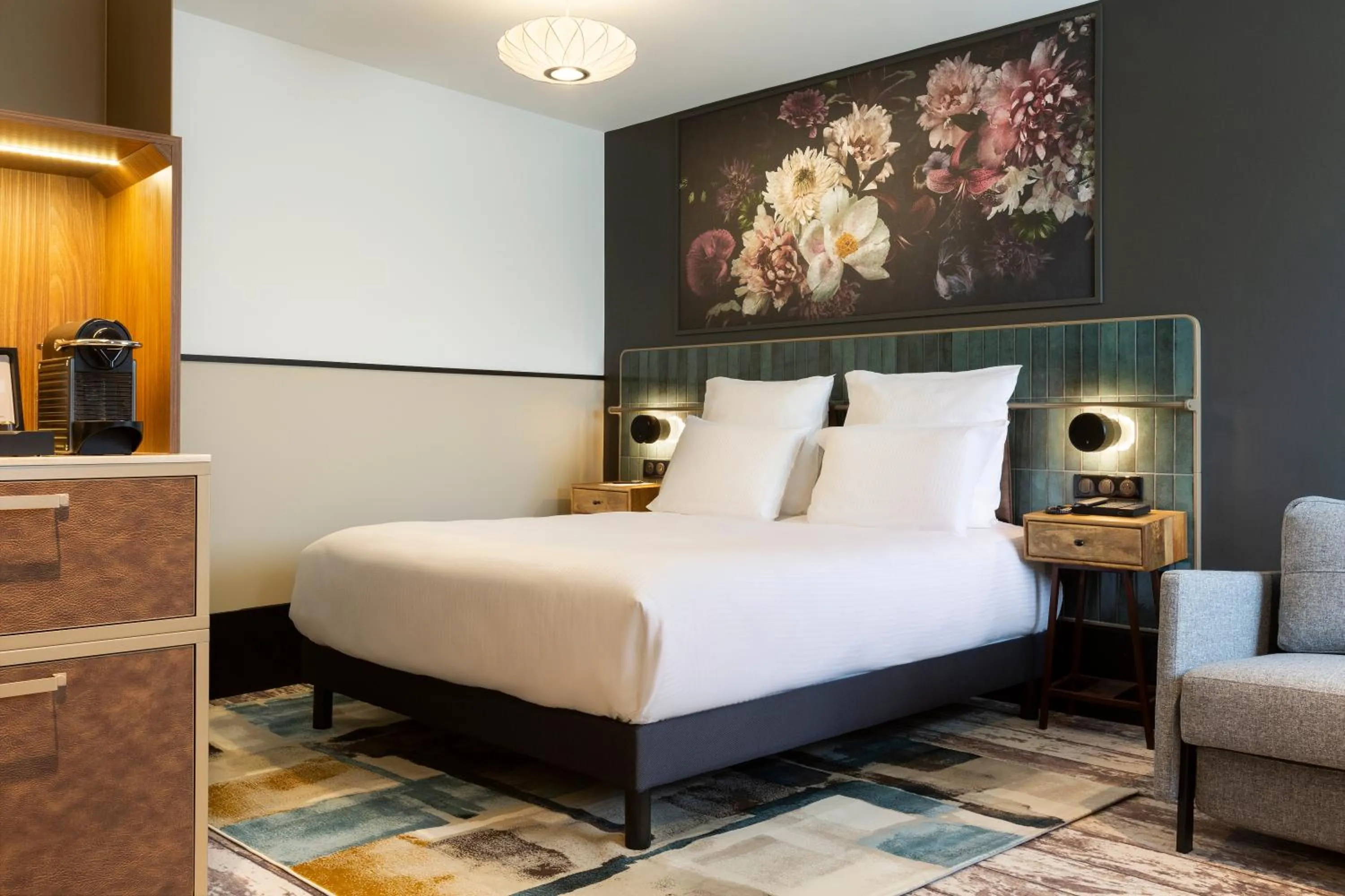 Photo of the whole room, Bed in Hotel Les Capitouls Toulouse Centre - Handwritten Collection