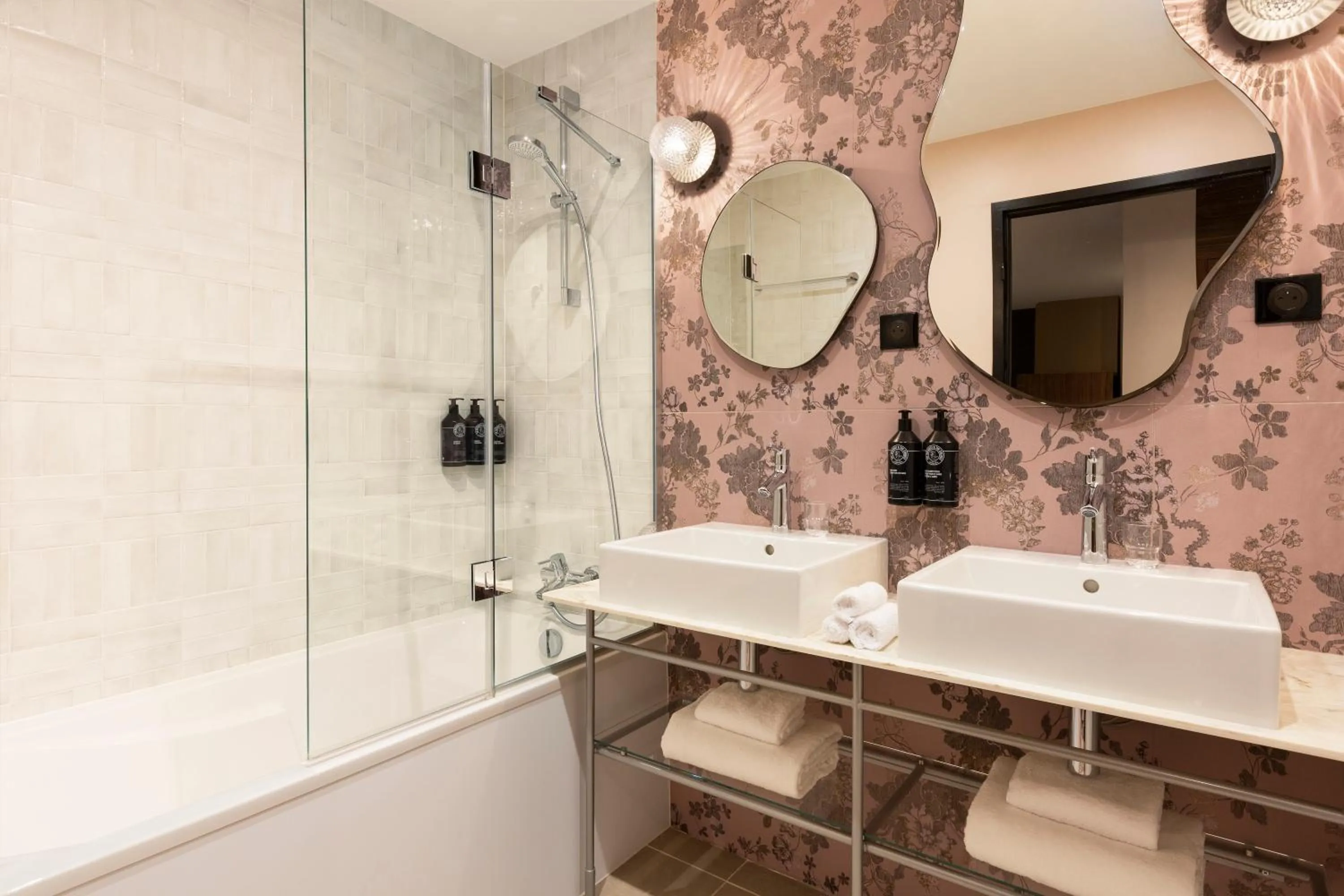 Bathroom in Hotel Les Capitouls Toulouse Centre - Handwritten Collection