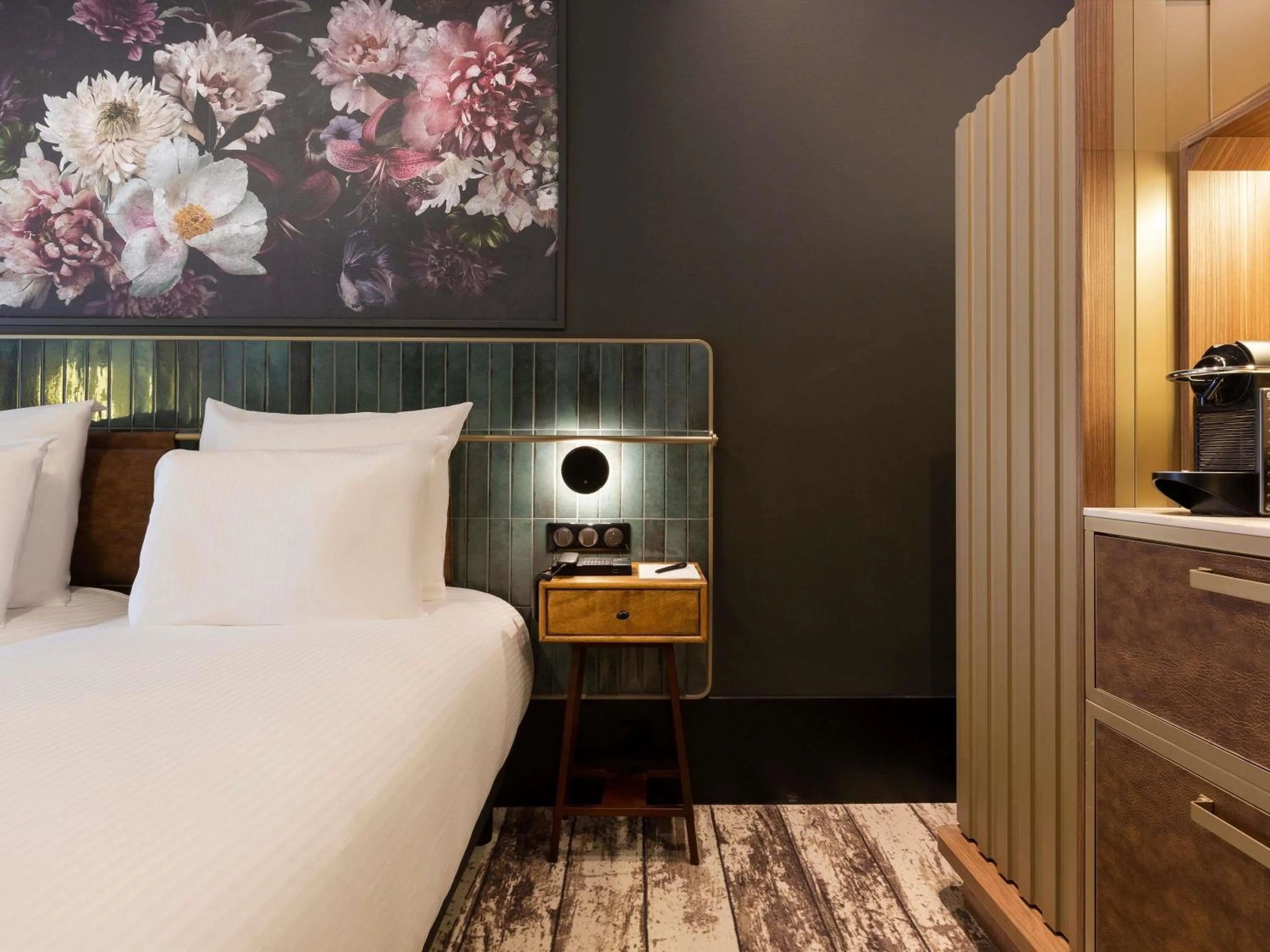 Bedroom, Bed in Hotel Les Capitouls Toulouse Centre - Handwritten Collection