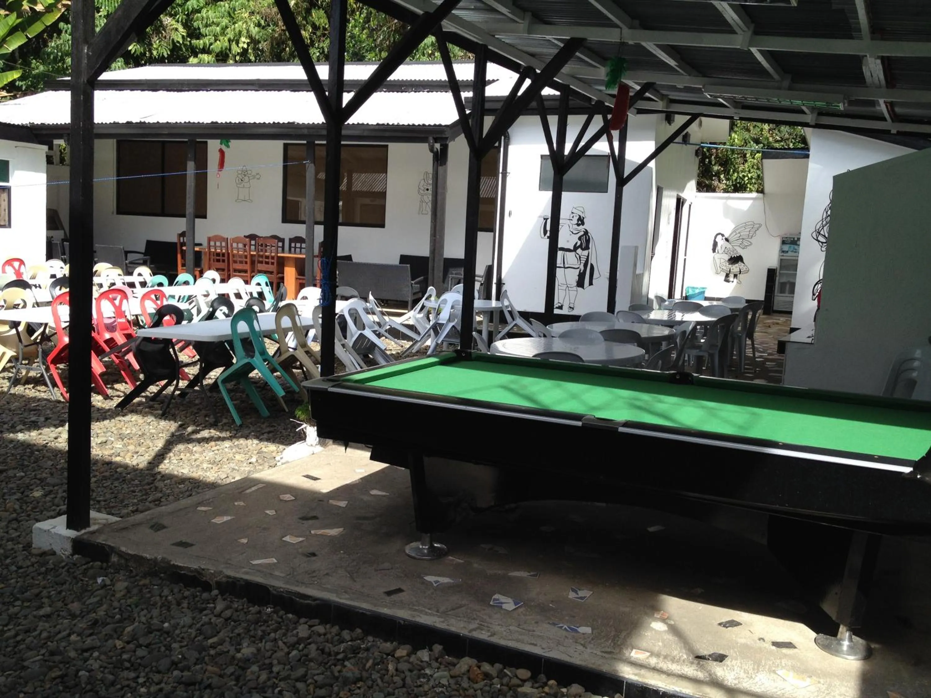 Billiard in RedDoorz @ Western Highway Lodge Hotel