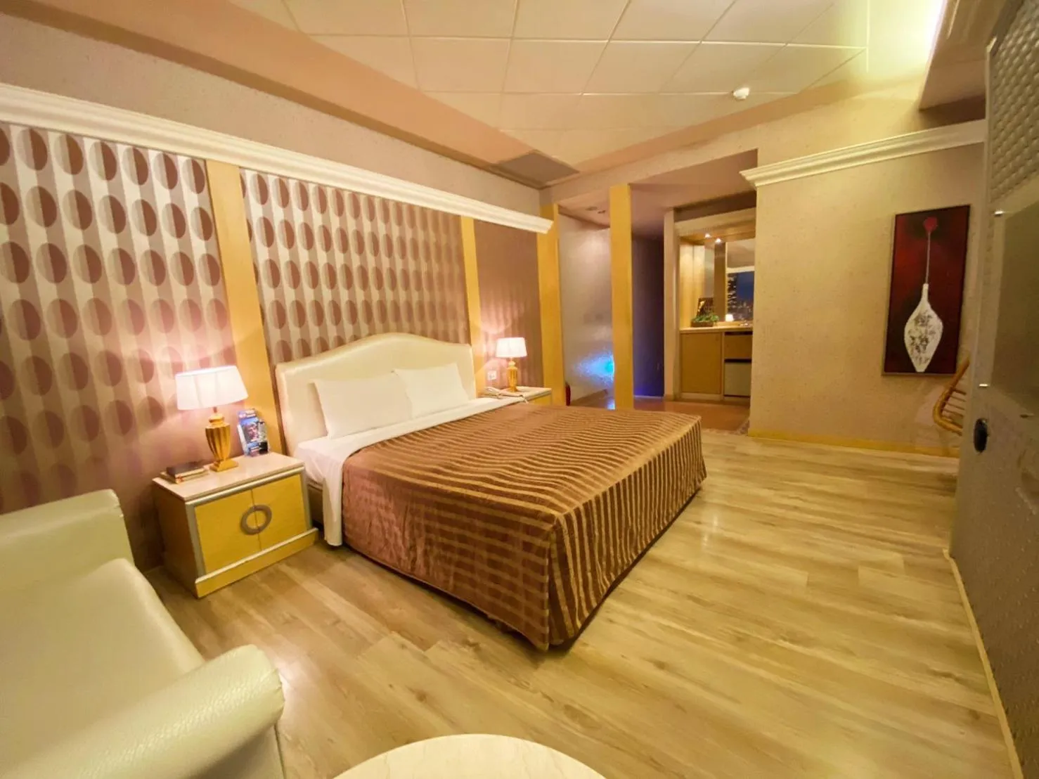 TV and multimedia, Bed in Hua Xiang Motel