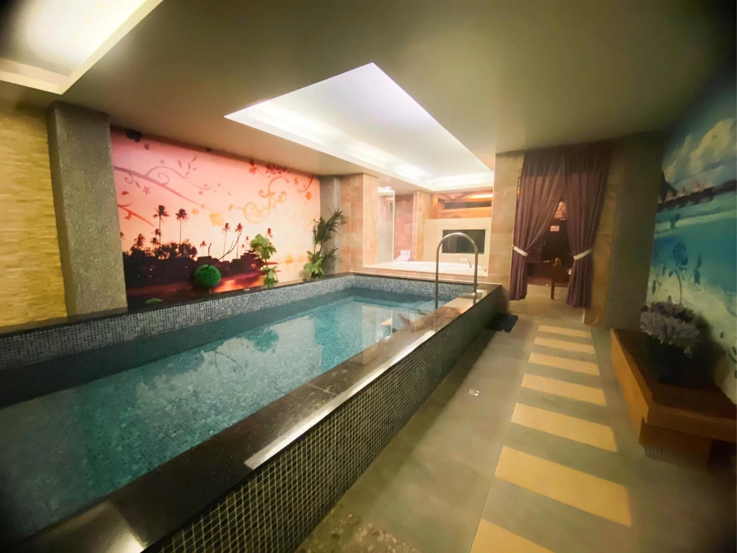 Hot Tub in Hua Xiang Motel