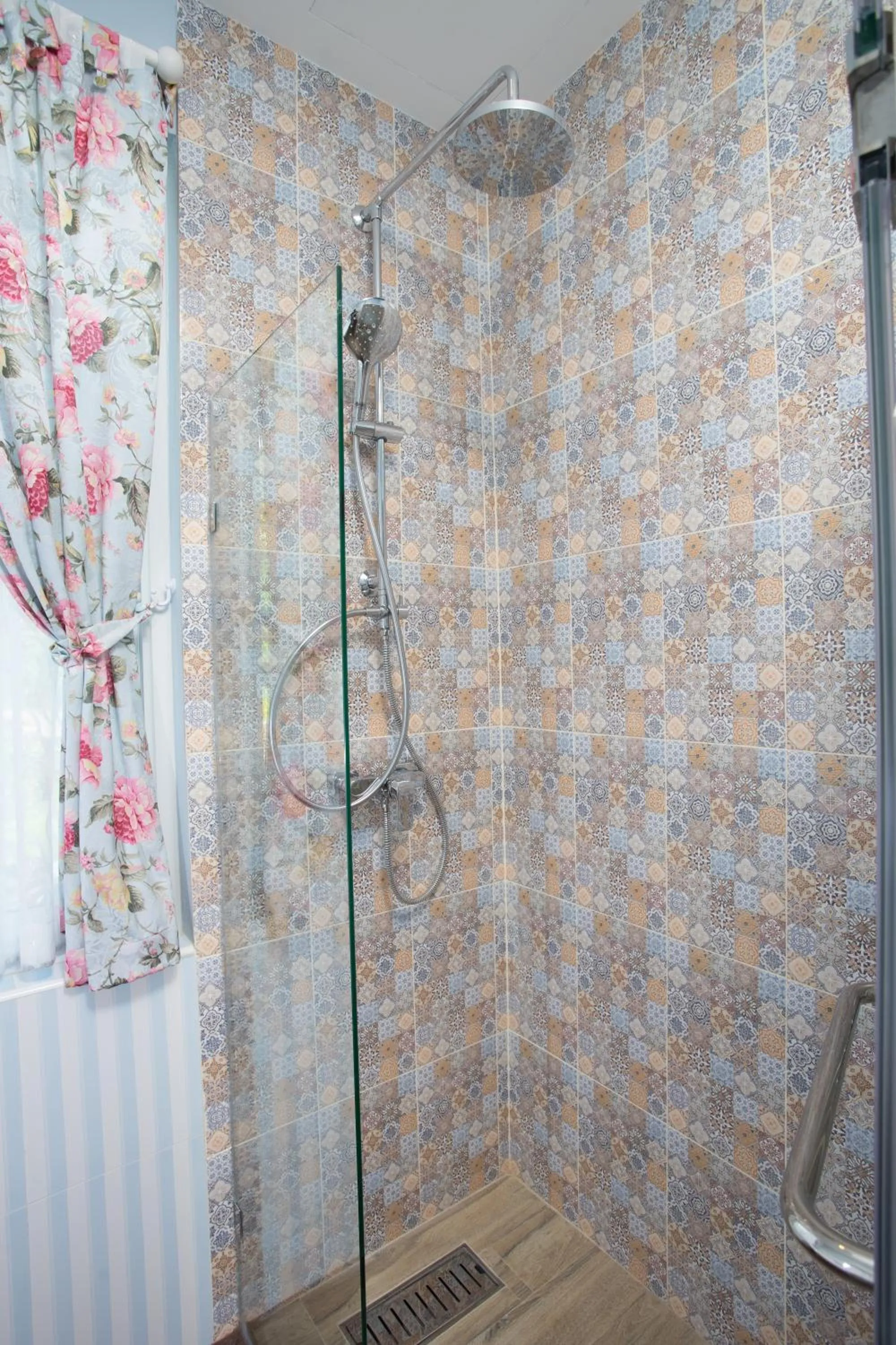 Shower in Hillsborough The English Country House Hotel & Leisure