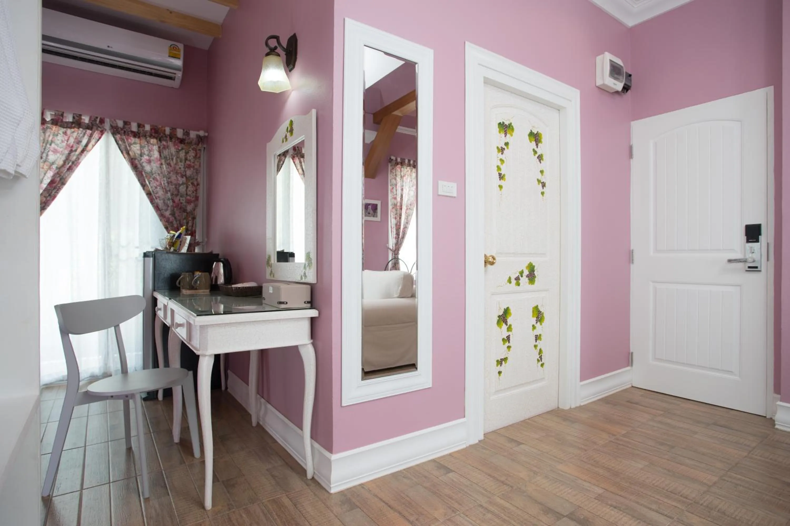 Coffee/tea facilities in Hillsborough The English Country House Hotel & Leisure