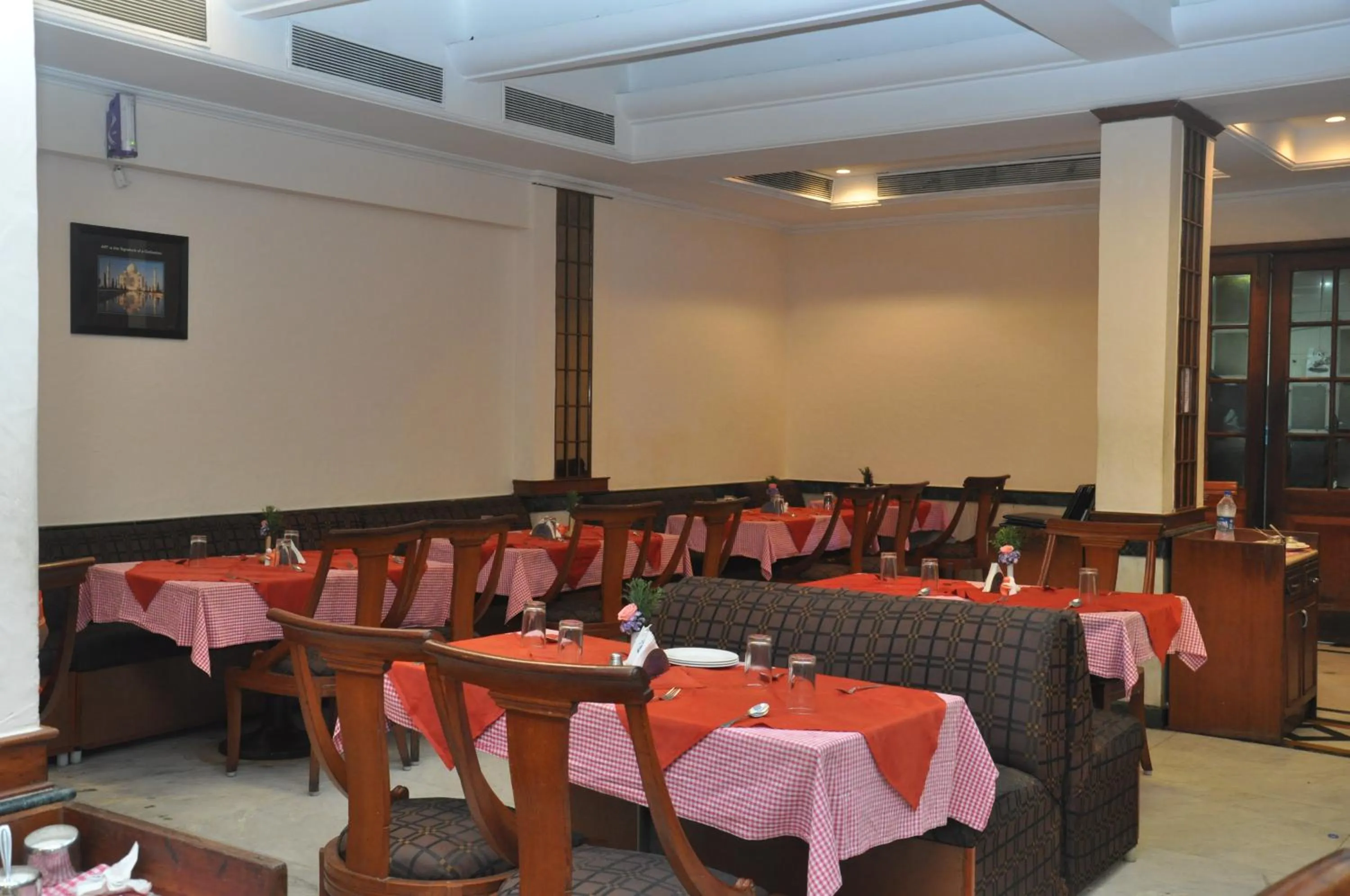 Restaurant/places to eat in Darling Residency