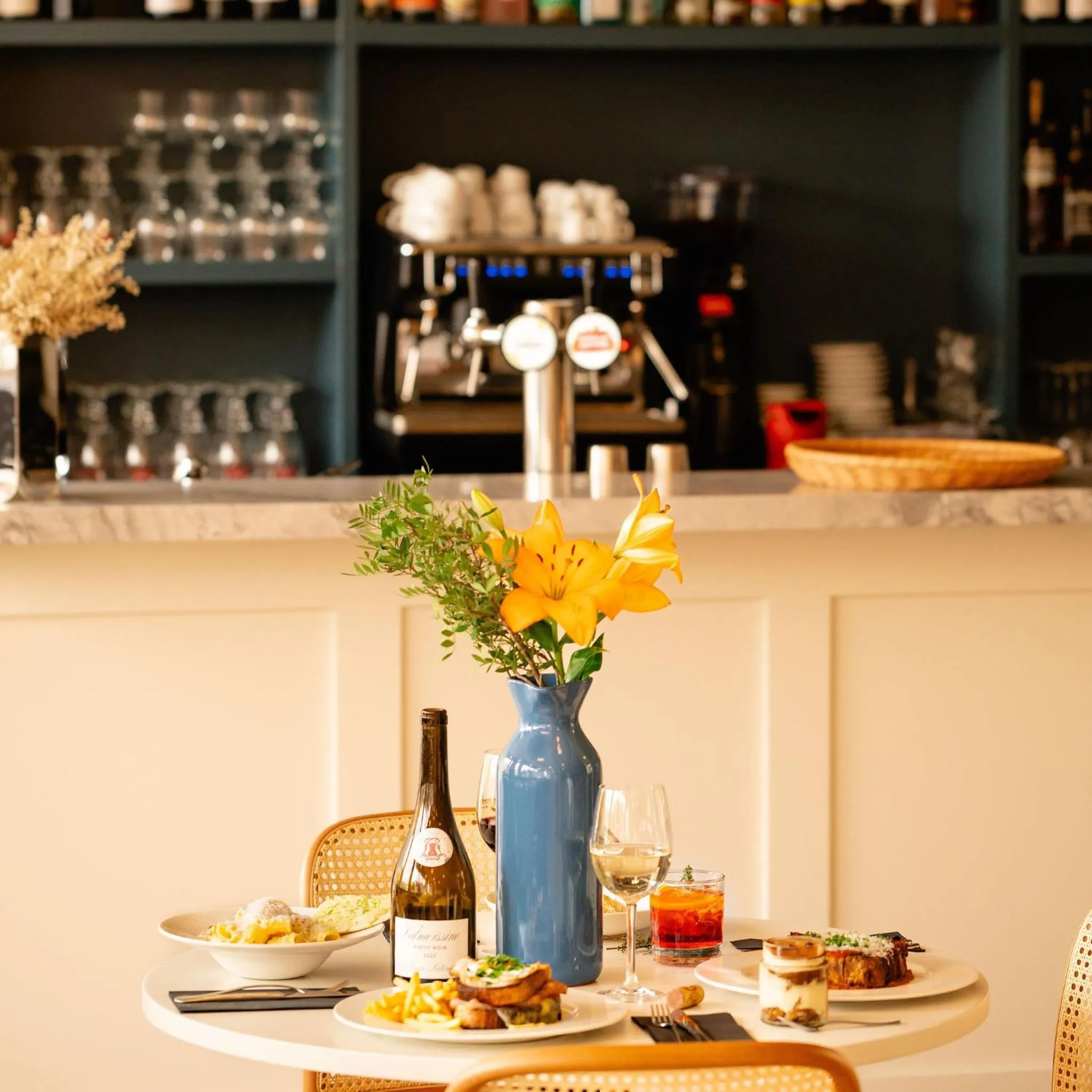 Restaurant/places to eat in Hotel Kea by Keahotels