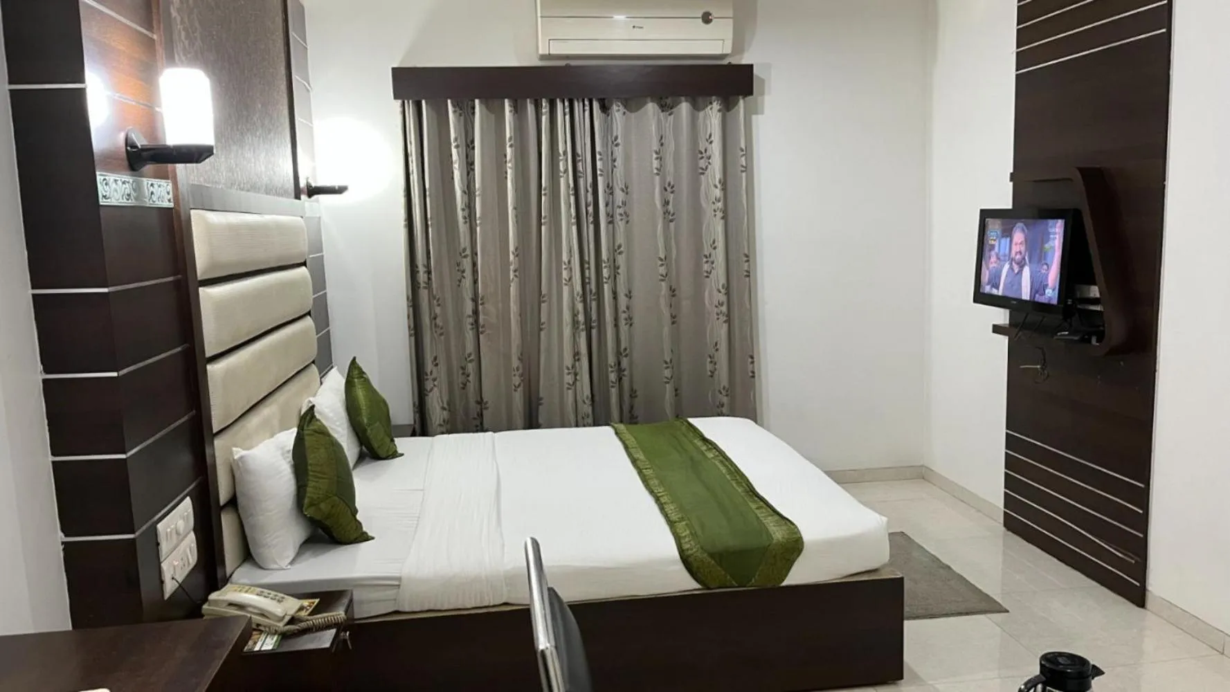 Bedroom, Bed in Hotel Apple Inn Vapi