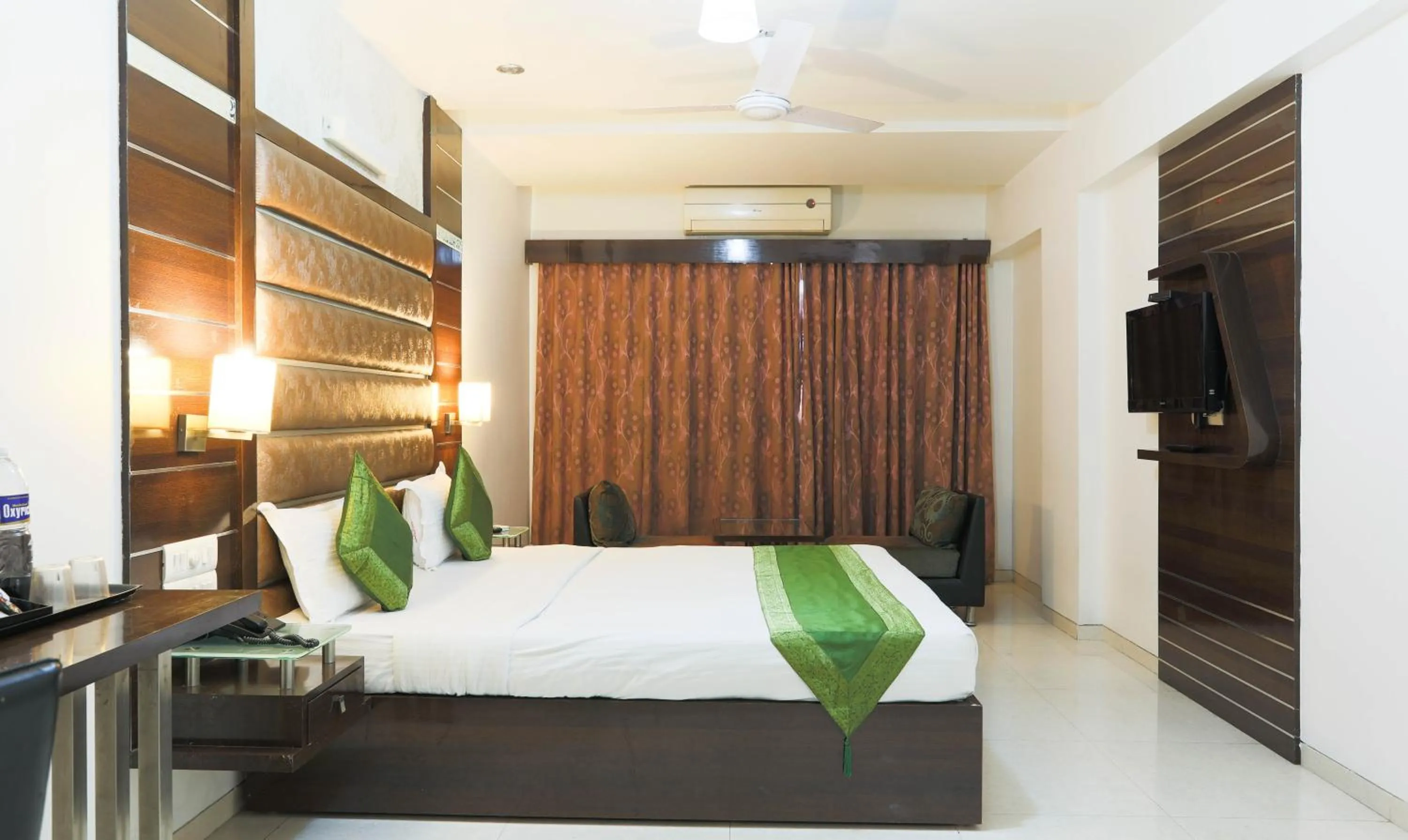 Photo of the whole room, Bed in Hotel Apple Inn Vapi