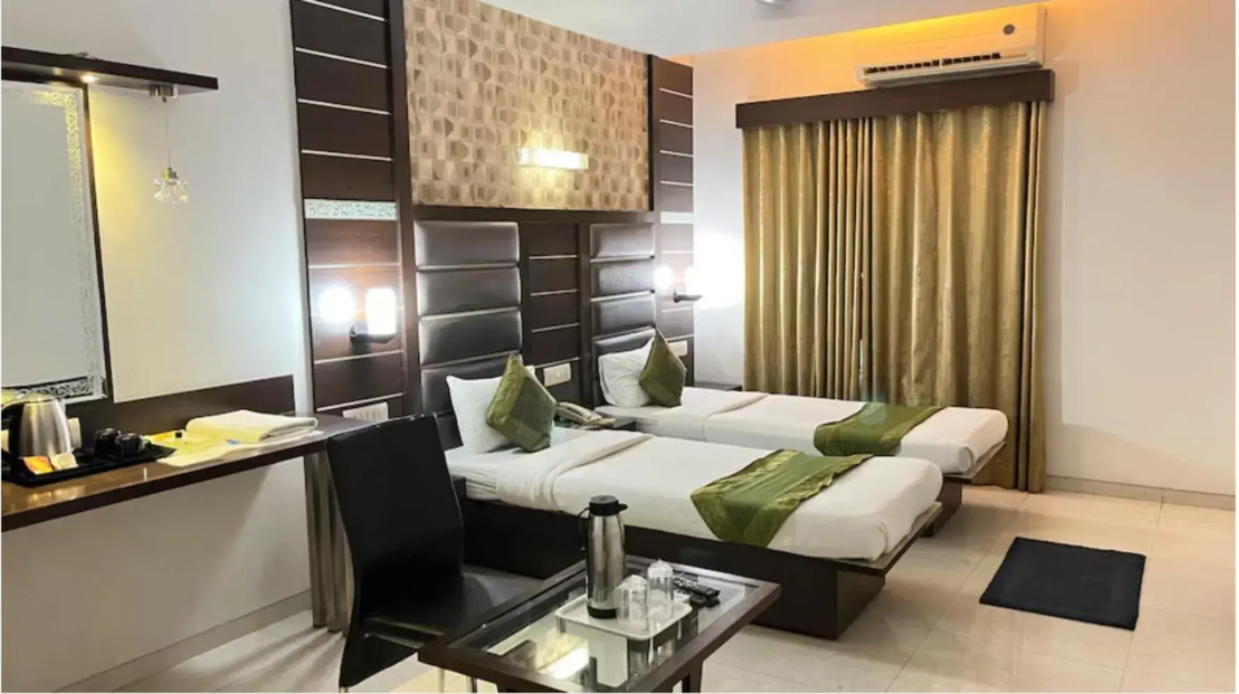Twin Room - single occupancy in Hotel Apple Inn Vapi Twin Room - single occupancy in Hotel Apple Inn Vapi