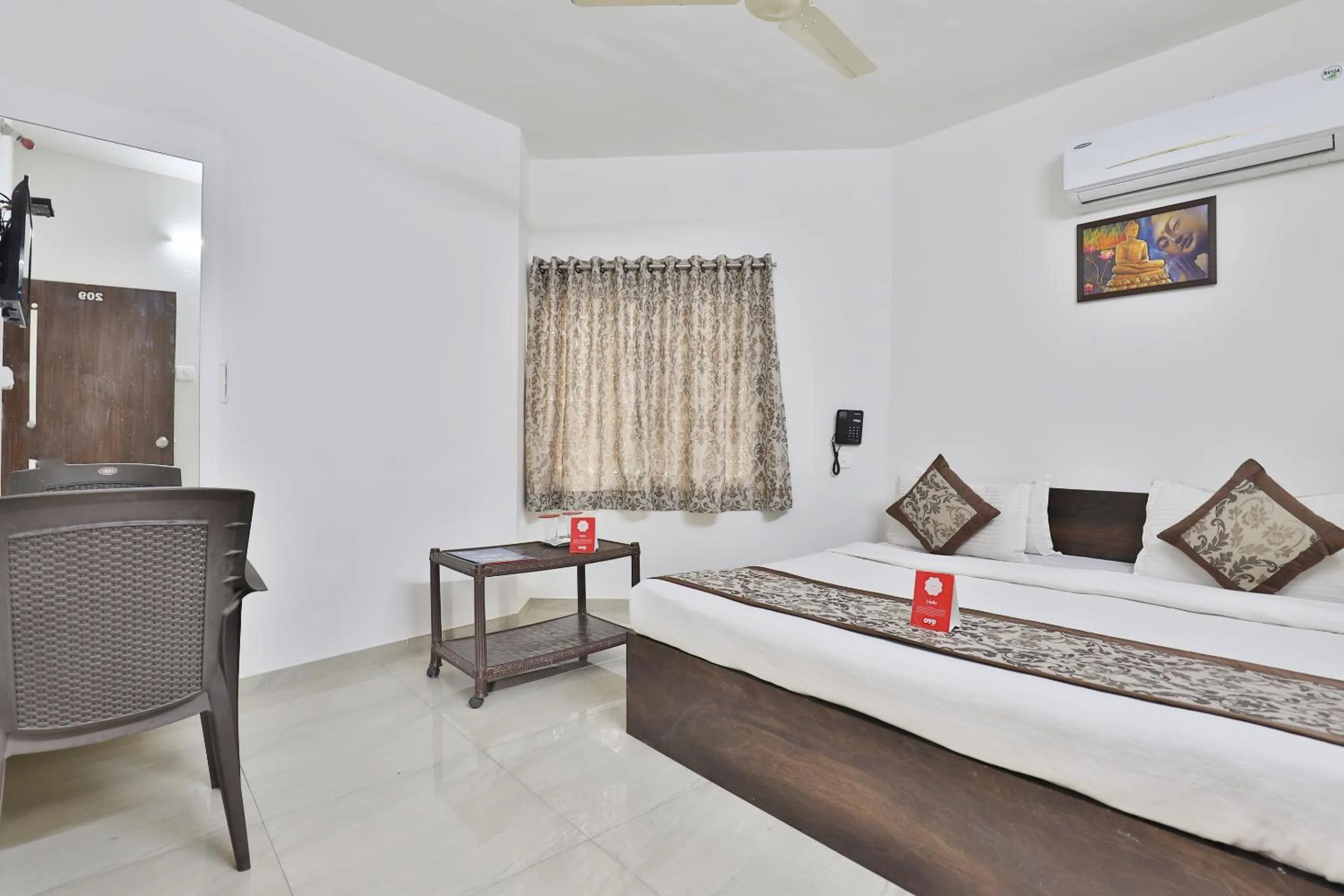 Photo of the whole room, Bed in Nova Hotel Star Palace