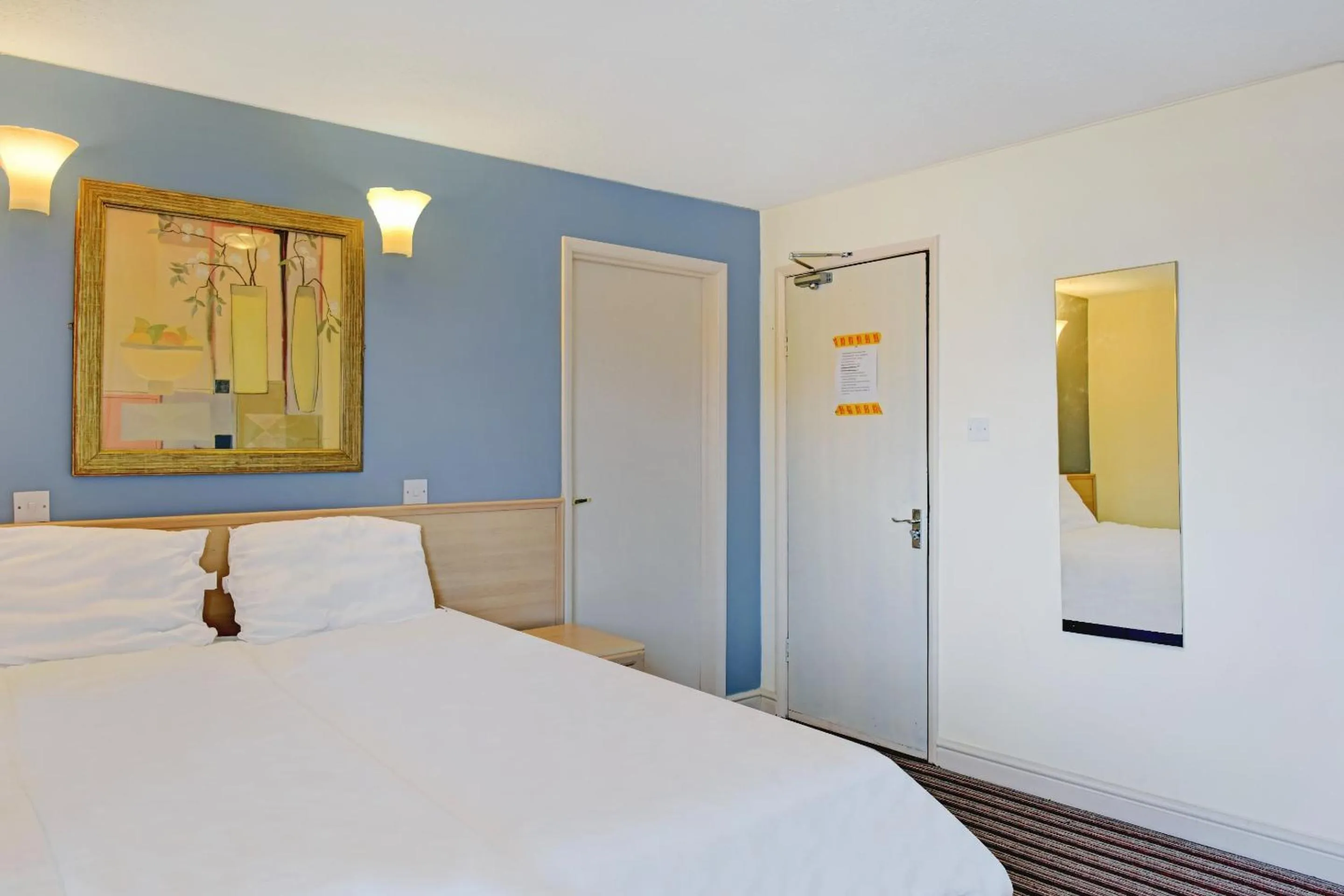 Bedroom in Shilton Inn By OYO Leicester