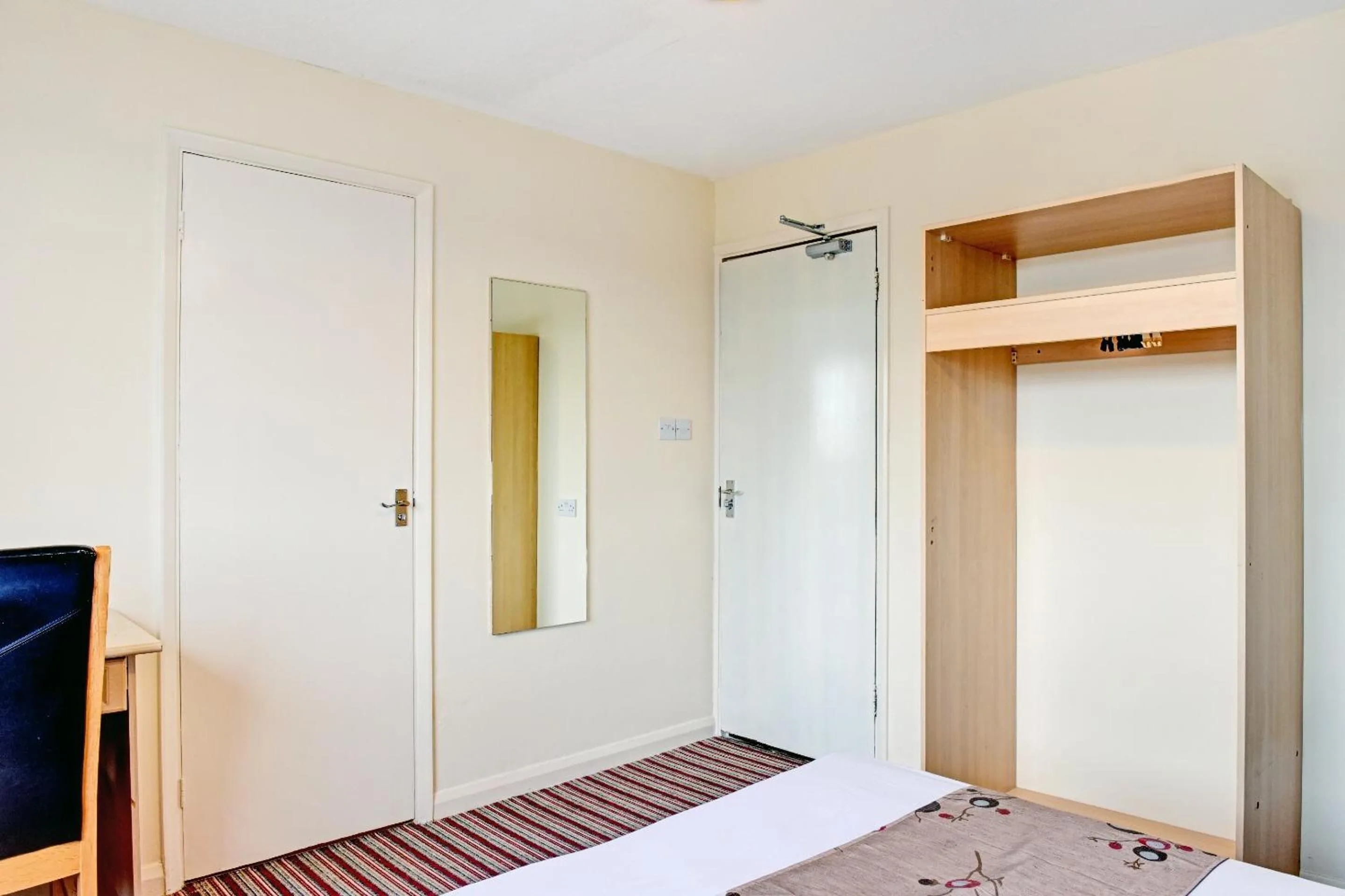 Bedroom in Shilton Inn By OYO Leicester