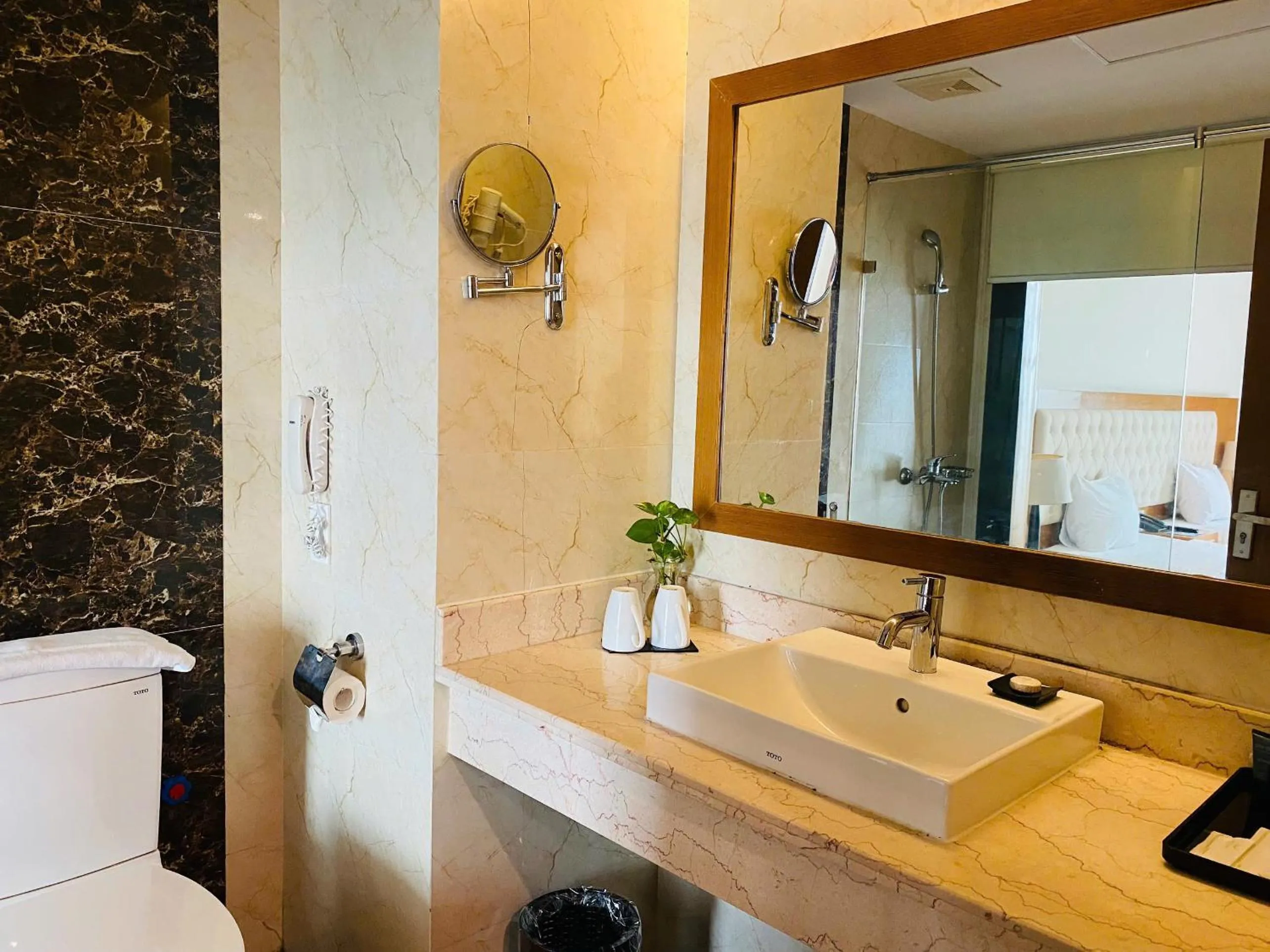 Shower in Muong Thanh Cua Dong Hotel