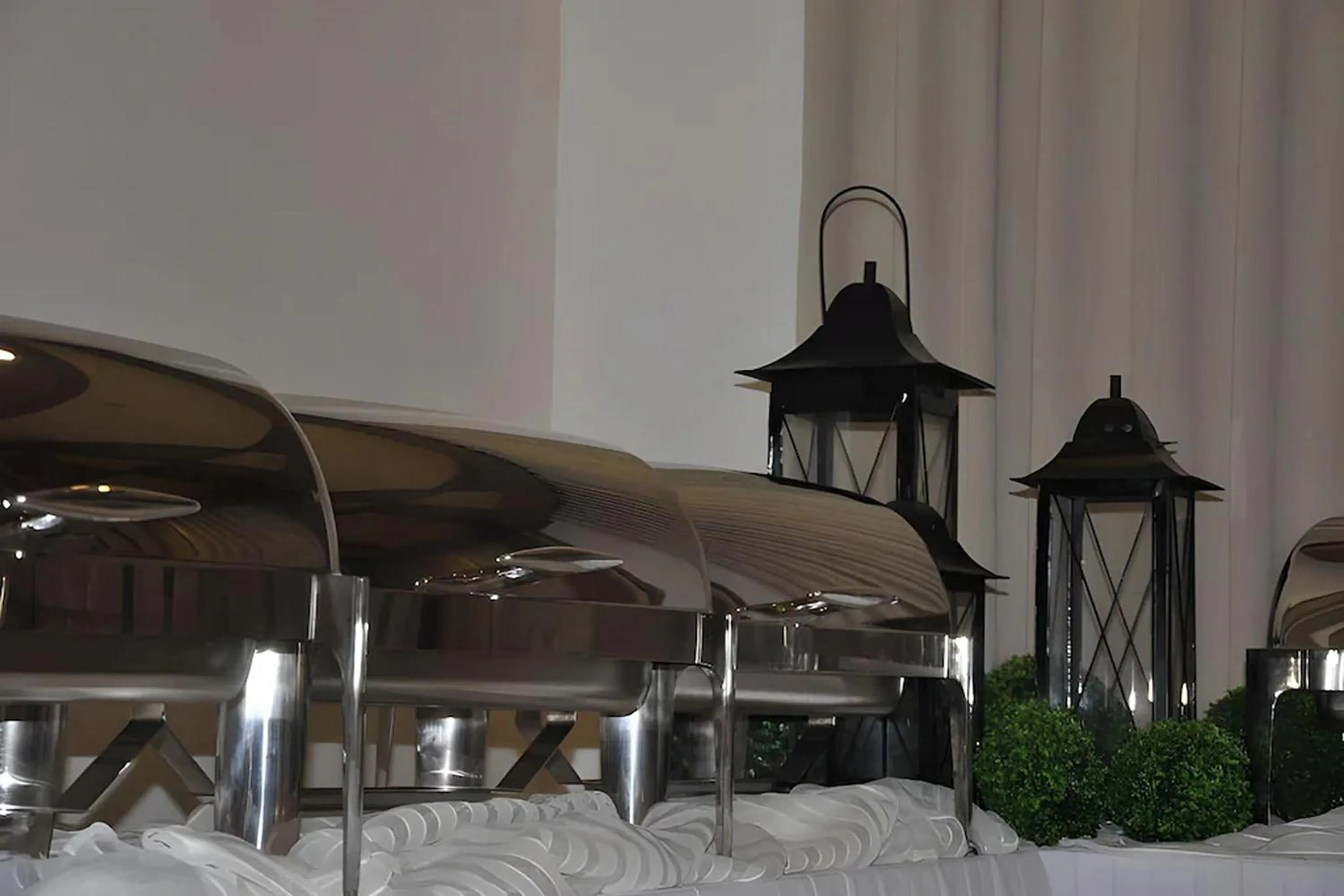 Restaurant/places to eat in Hotel Lapira