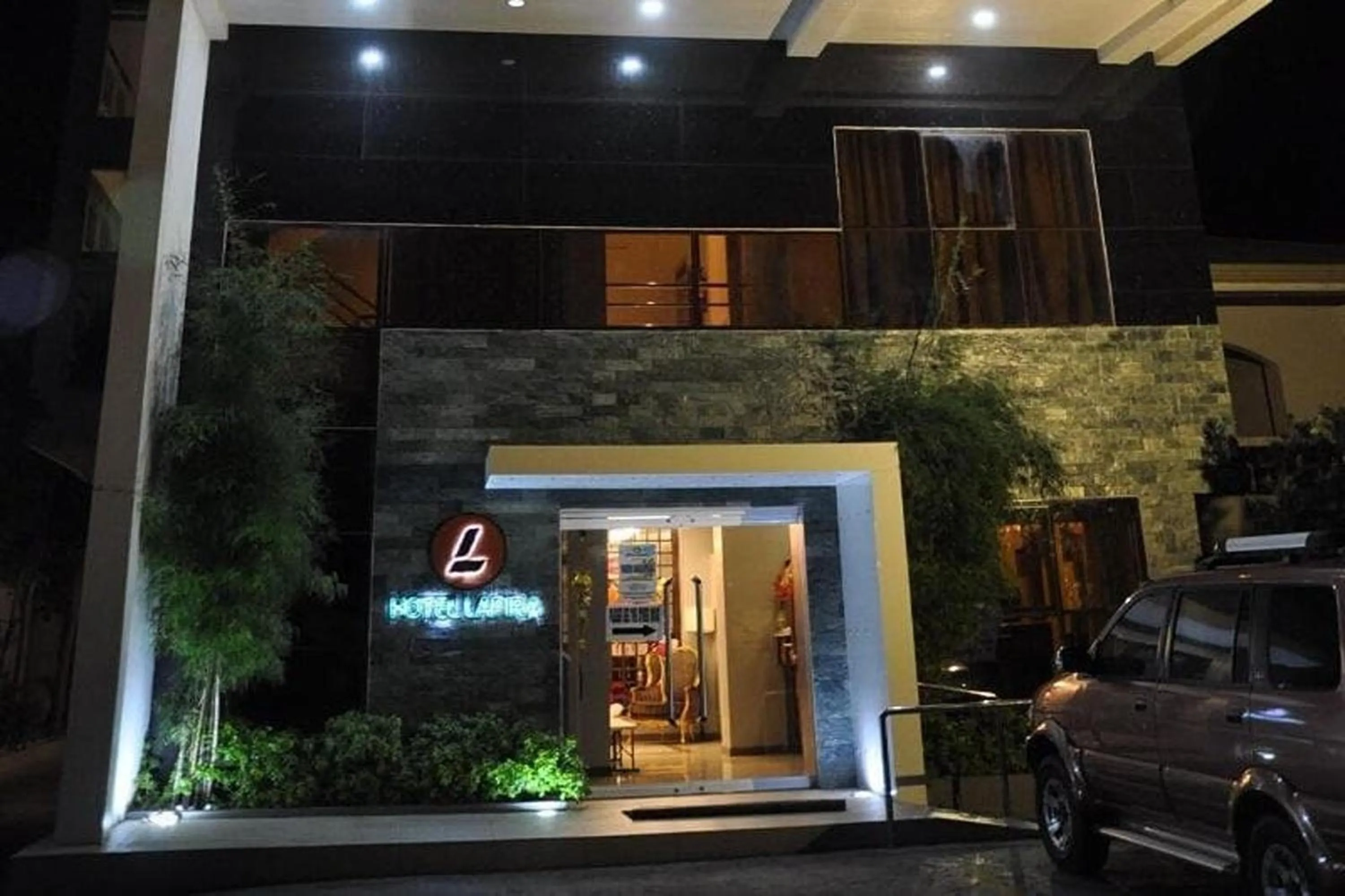 Property building in Hotel Lapira